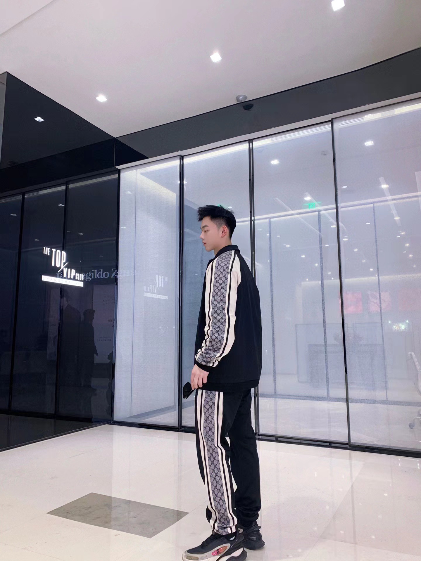 Clothes Gucci 408 - vstockx