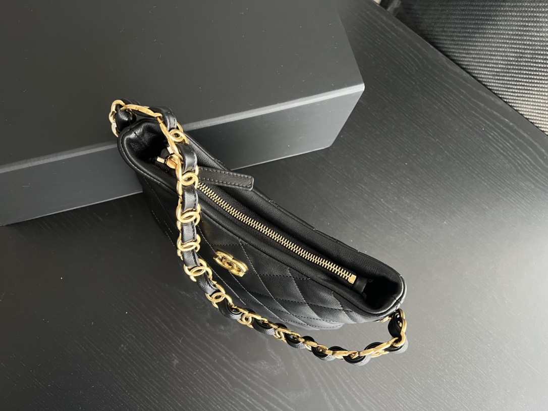 Handbag Chanel size 17.5cm24cm6 cm - vstockx