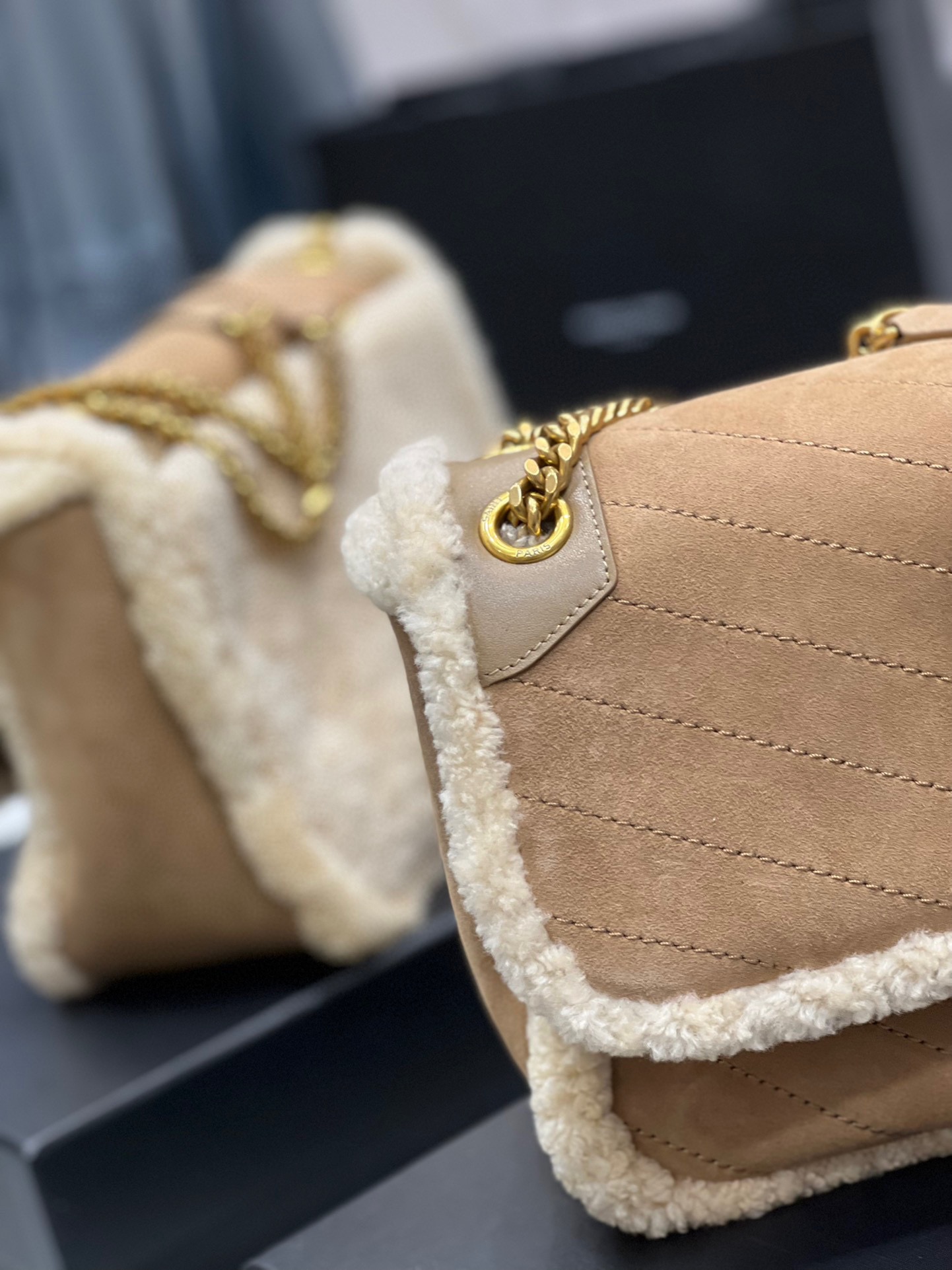 Handbags SAINT LAURENT 498894 size 28  20  8.5 cm - vstockx
