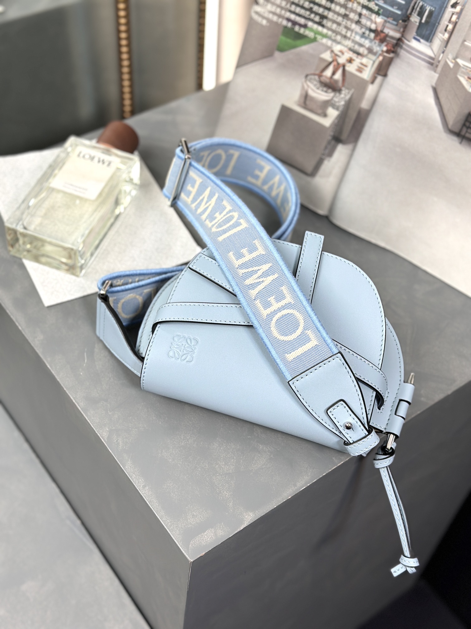 Handbags LOEWE   size:15*12.5*9cm - vstockx