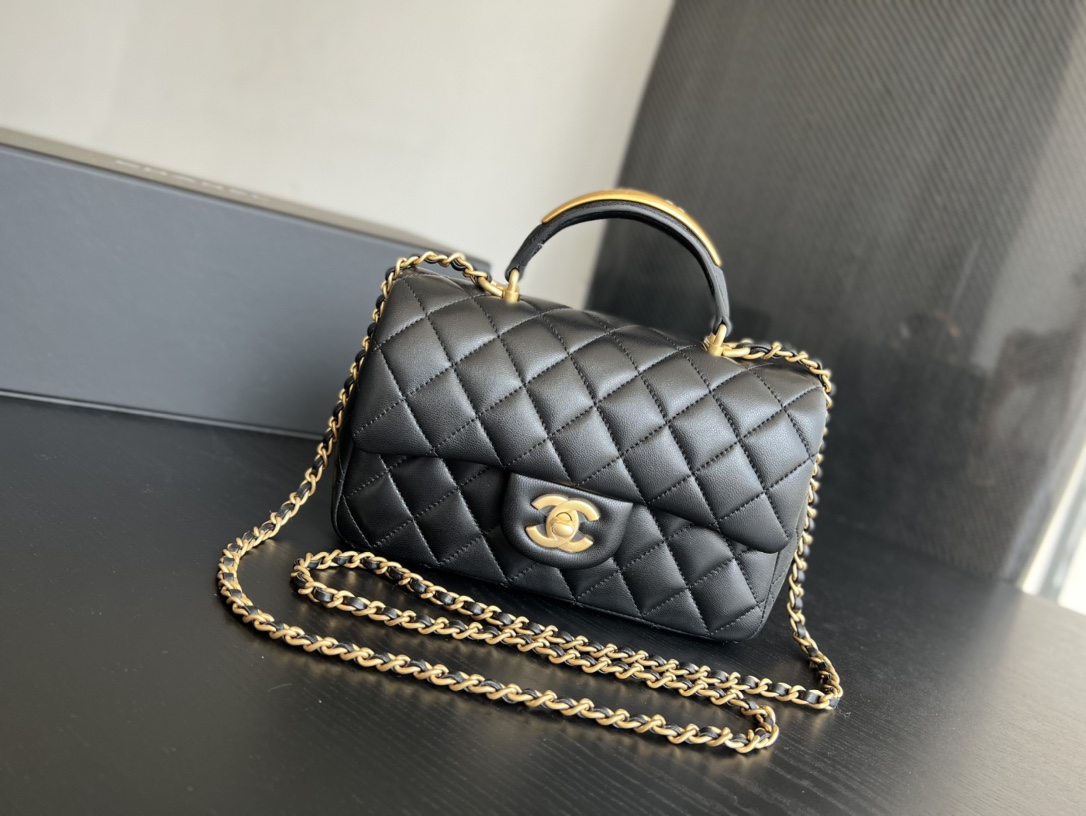 Handbag Chanel 2431 size 20cmx12cmx6 cm - vstockx