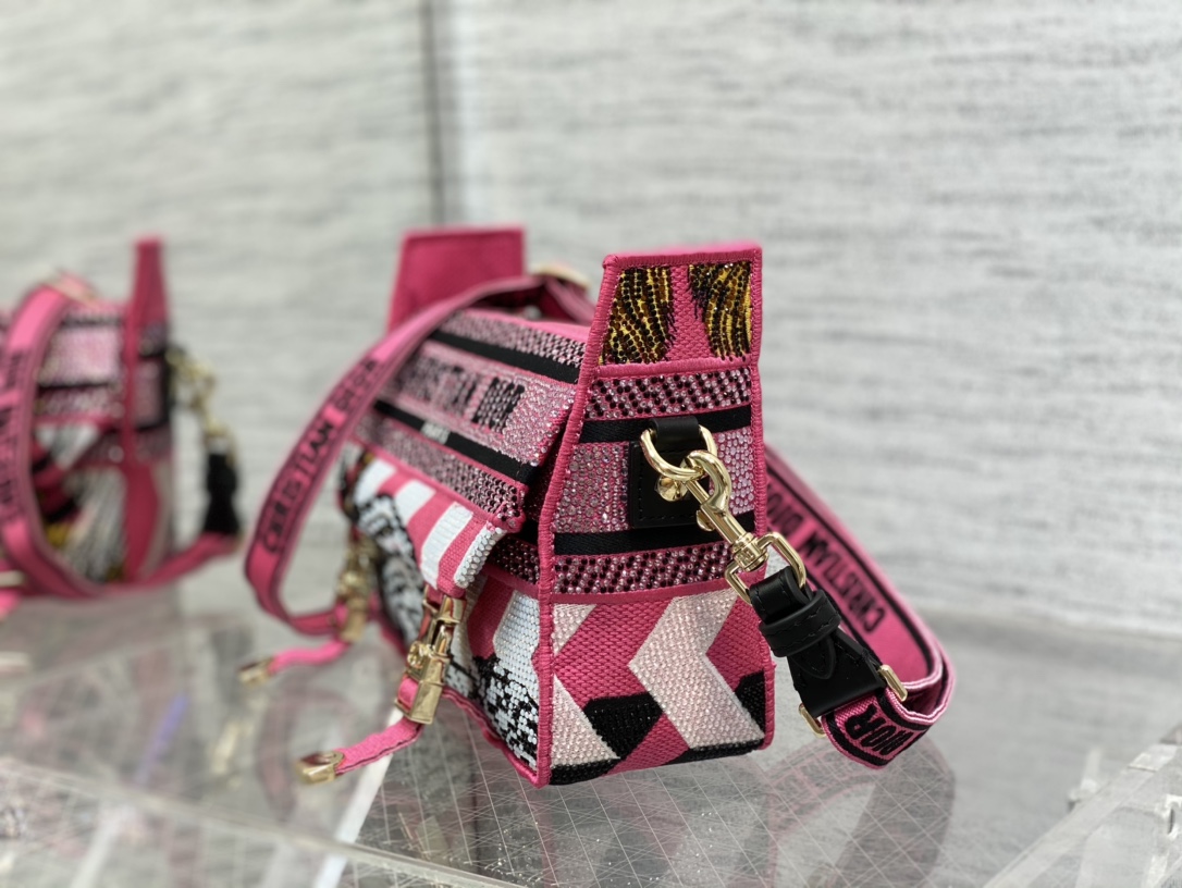 Handbag Dior size 23*15*8 cm - vstockx