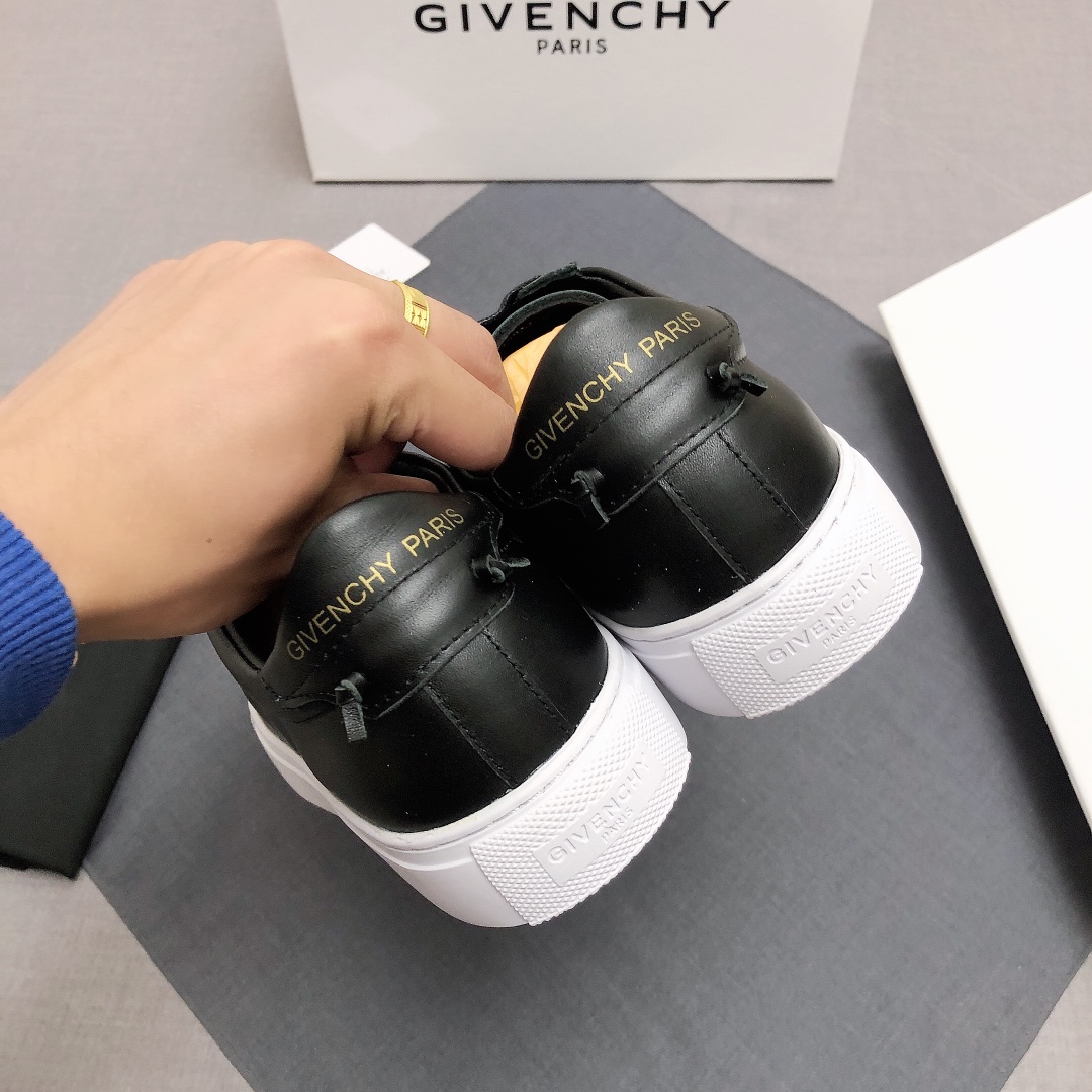 Givenchy Urban Street Logo-print Leather Sneakers 35 - vstockx