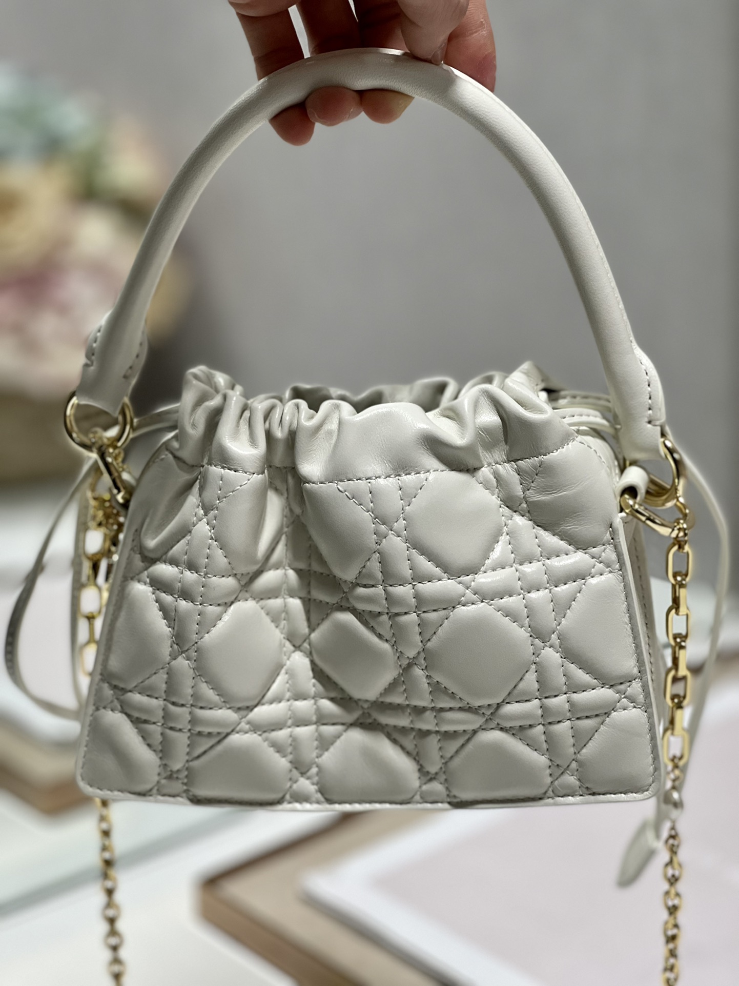 Handbag Dior 0981 size 19 x 13 x 5 cm - vstockx