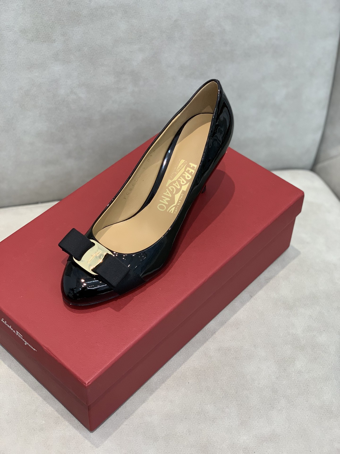 Salvatore Ferragamo Heel 3 - vstockx