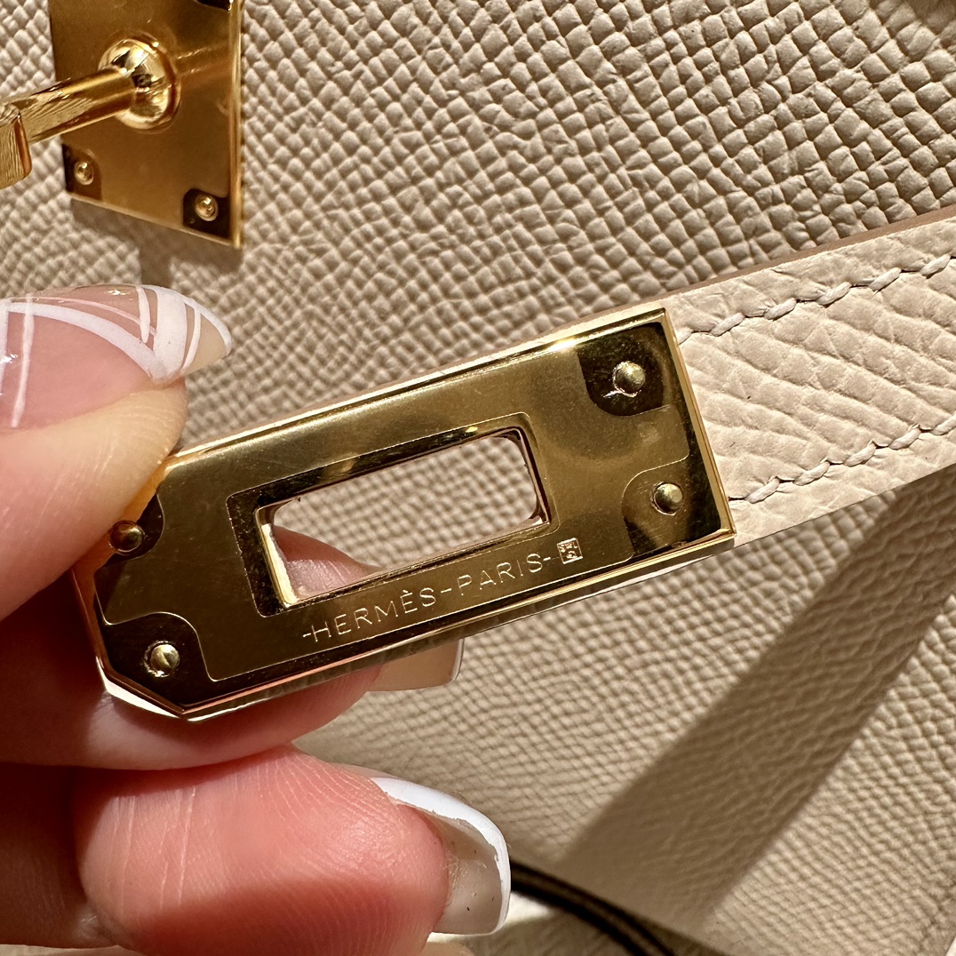 Handbags Hermes mini Kelly size:19cm - vstockx