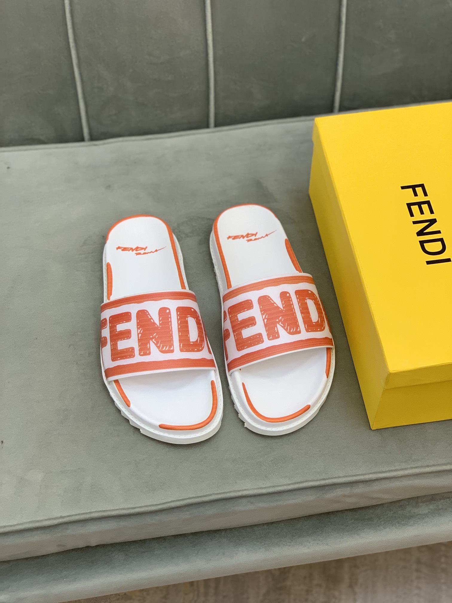 Fendi Slides 12 - vstockx