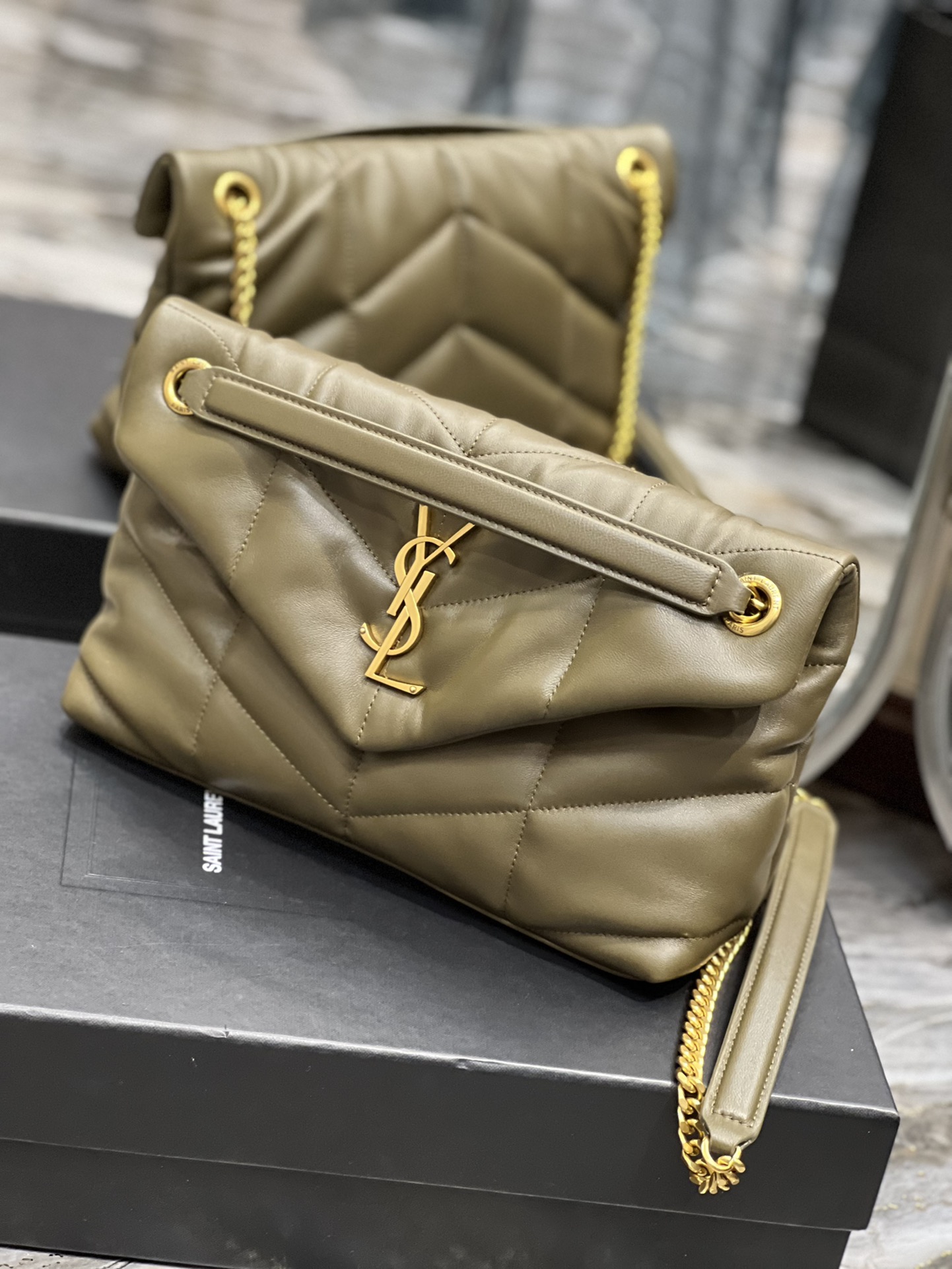 Handbags SAINT LAURENT 577476 size 29x17x11 cm - vstockx
