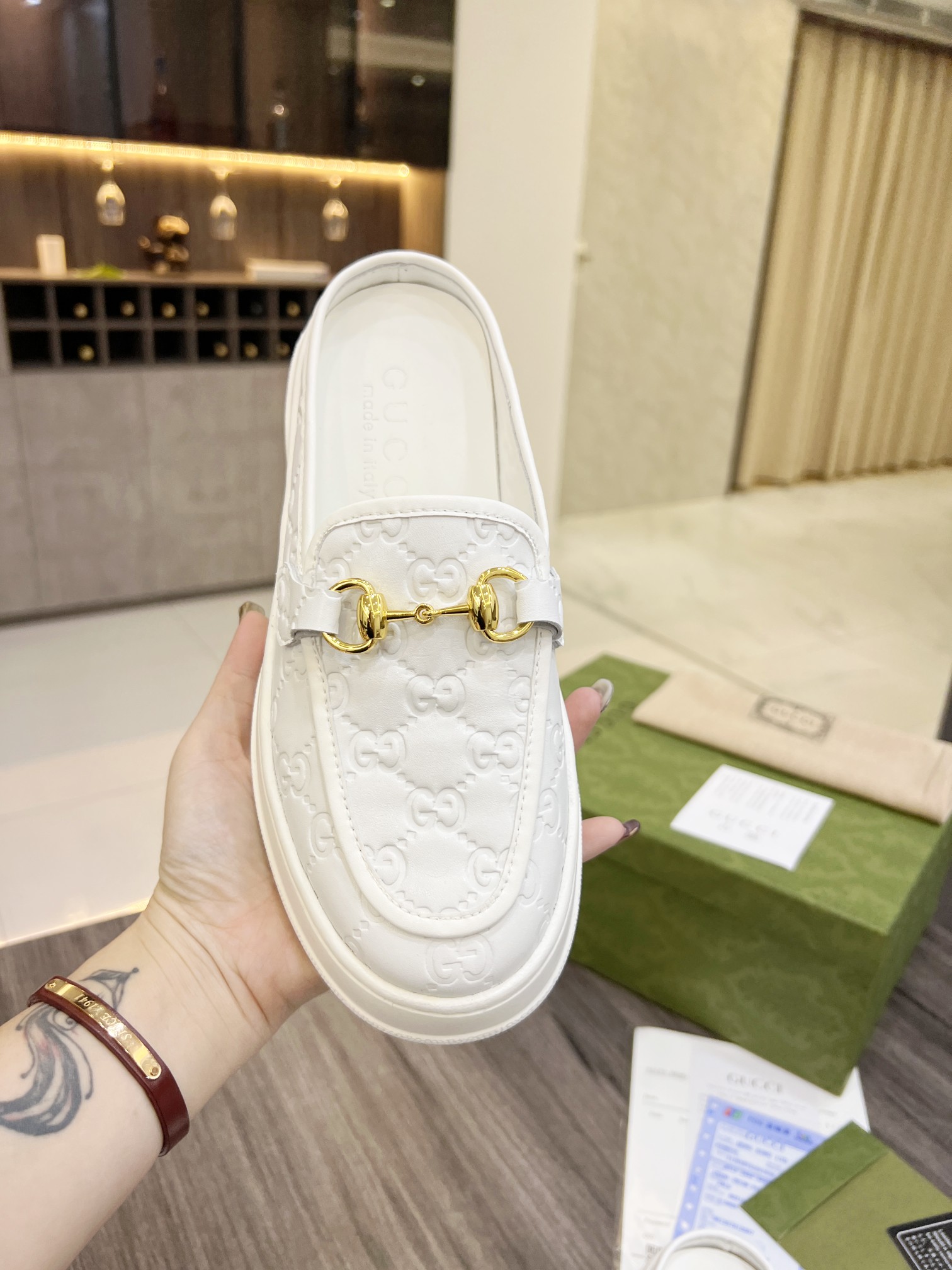 Gucci Women's WOMEN 6 - vstockx