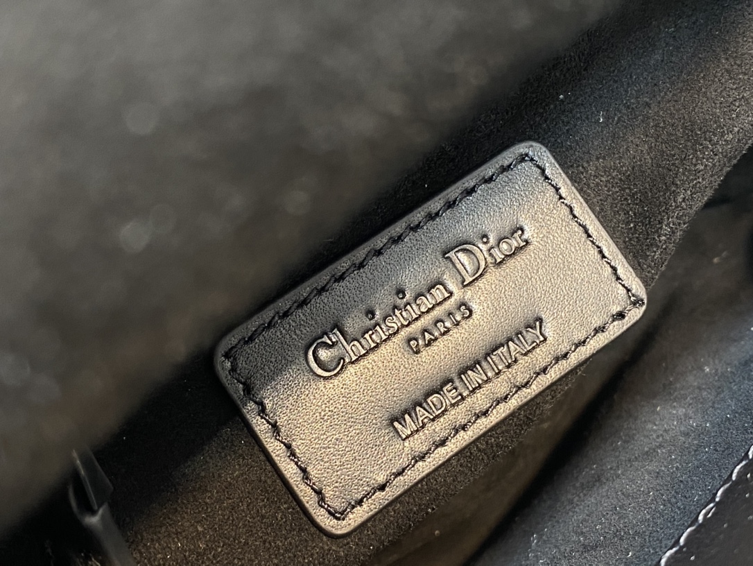 Handbag Dior size 17 cm - vstockx