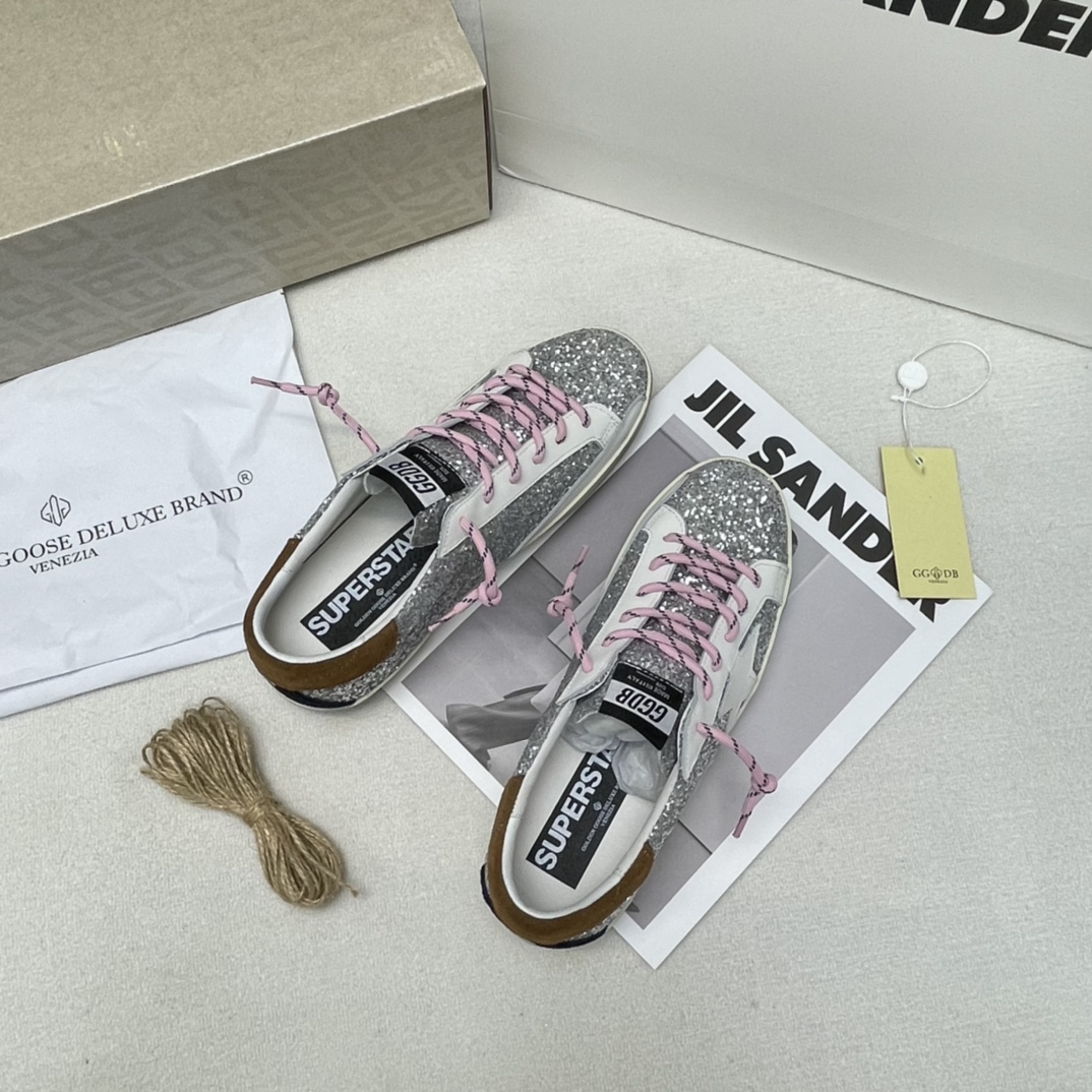 Golden Goose Superstar distressed-finish sneakers 19 - vstockx