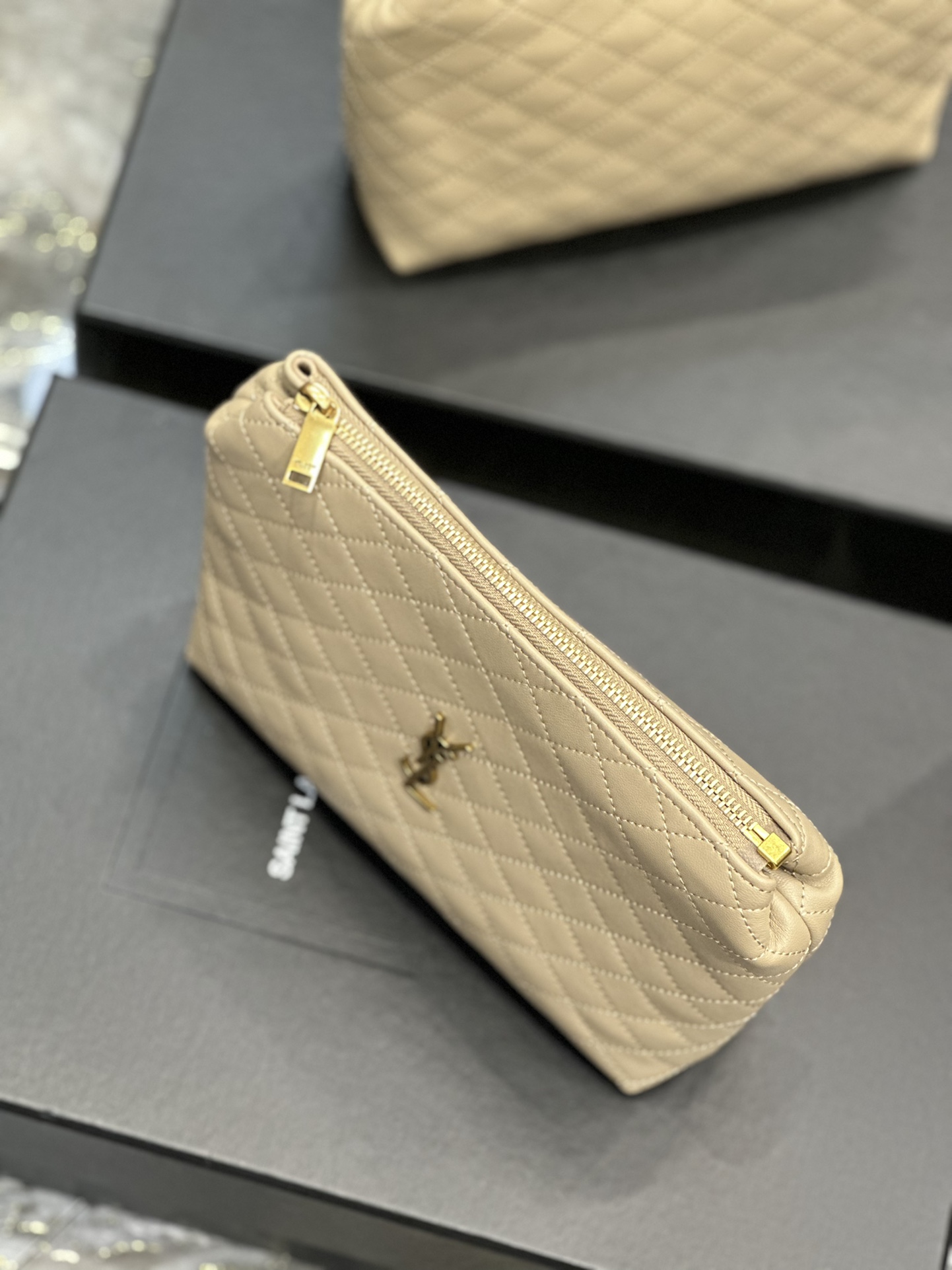 Handbags SAINT LAURENT 733955 size 23  17  5 cm - vstockx