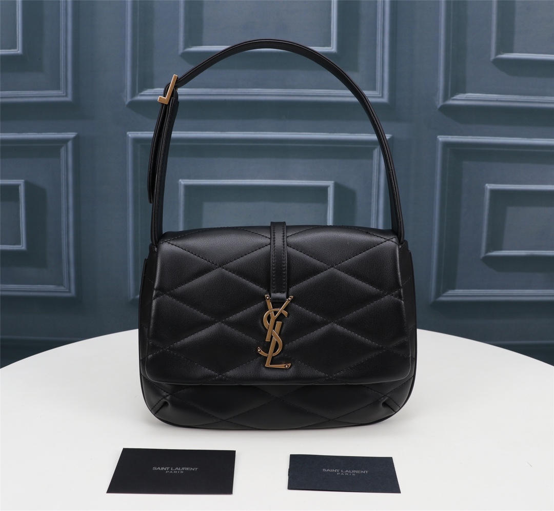 Handbags SAINT LAURENT 698567 size 24x18x5.5 cm - vstockx