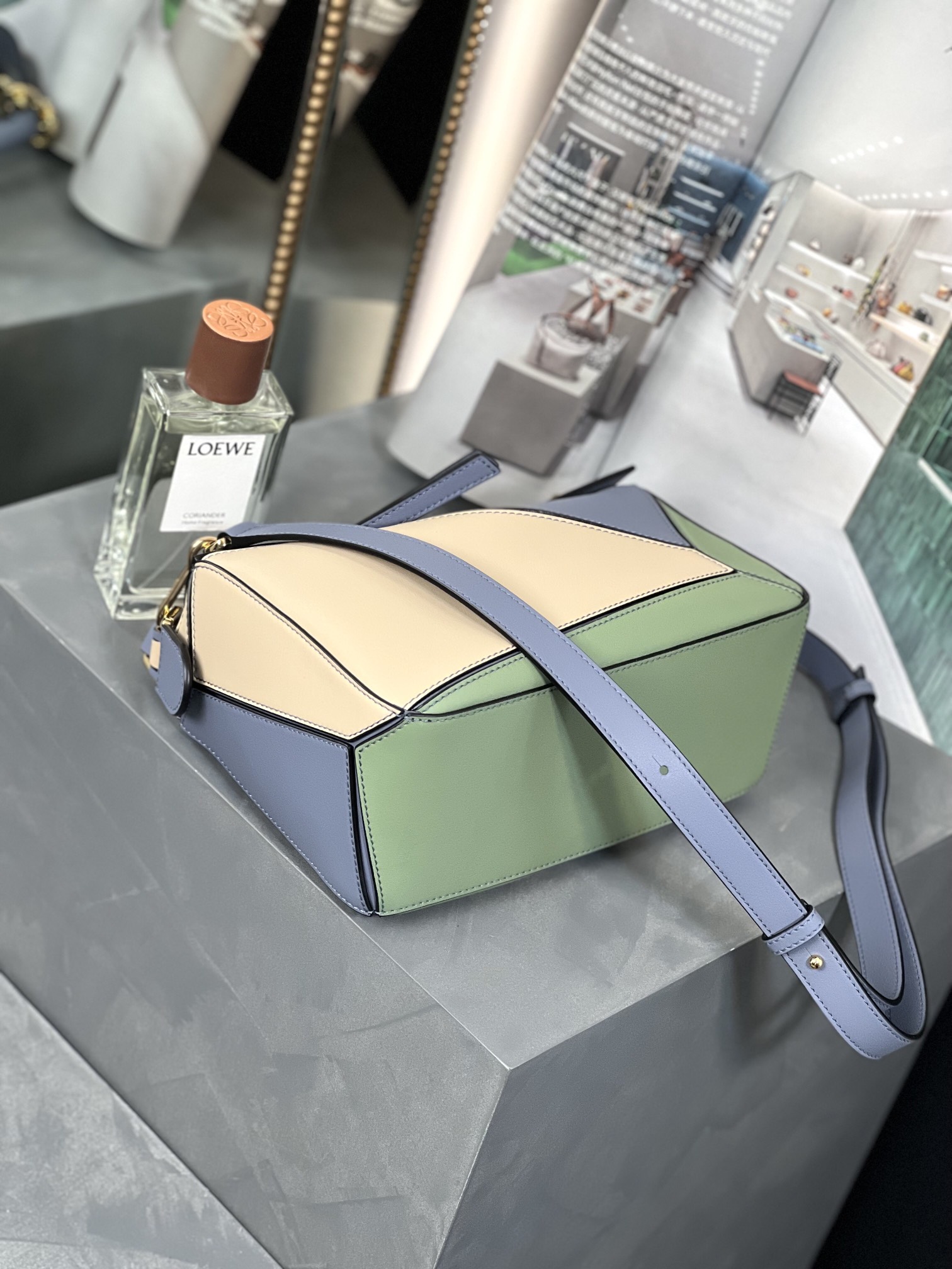Handbags LOEWE ZP size:2414-11 cm - vstockx