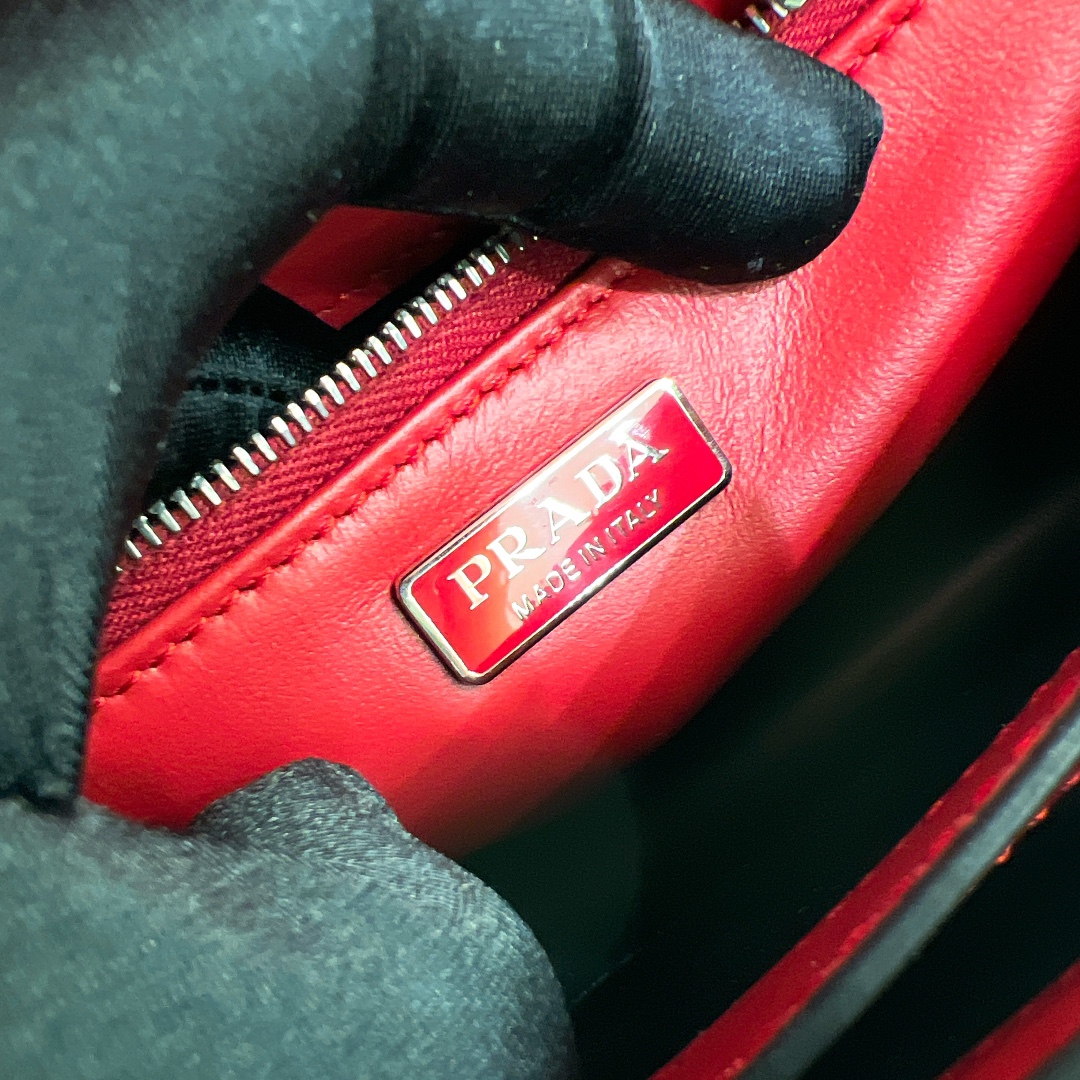 handbags prada 1BD321 24*15*6 - vstockx