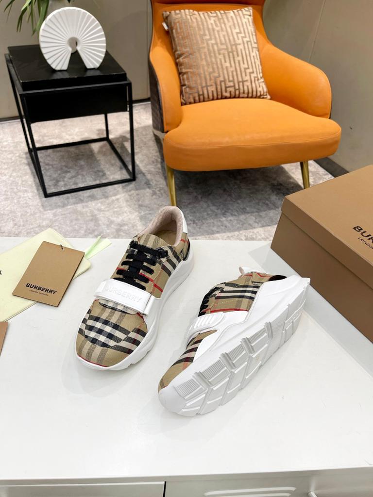Burberry Regis Archive Beige White - vstockx