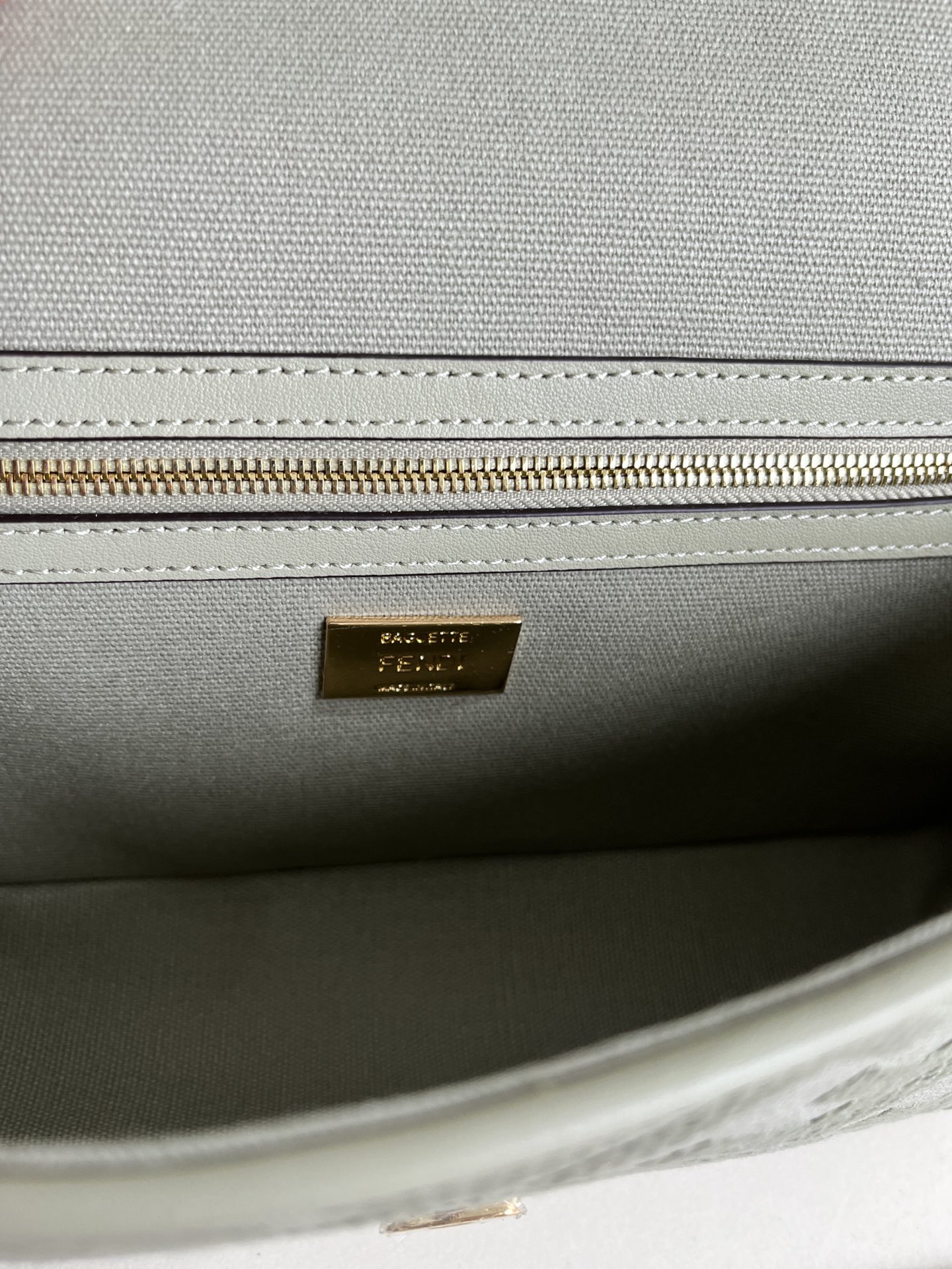 handbags FENDI 0159 size:26*5*15cm - vstockx