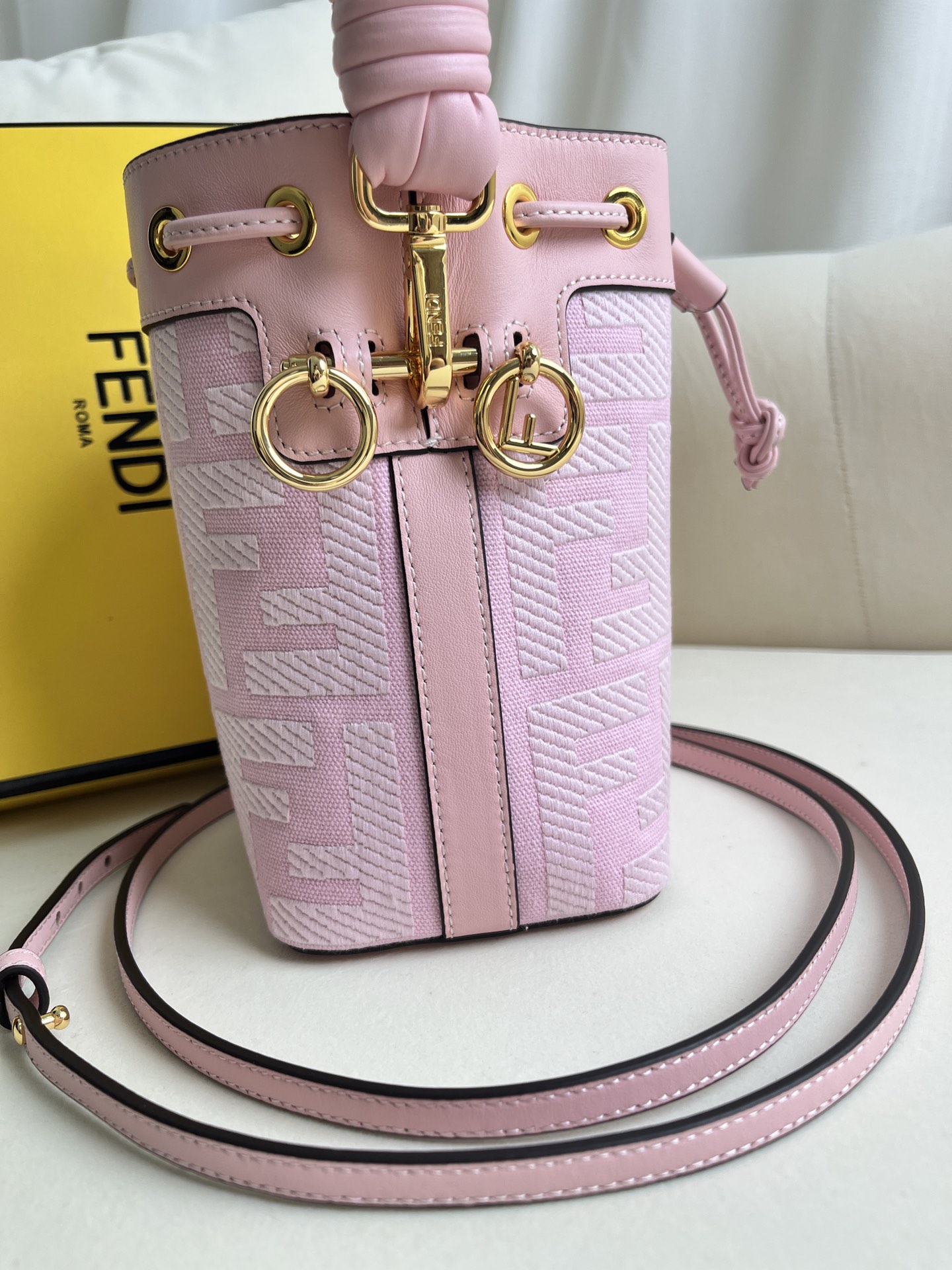 handbags FENDI 038 size:12*18*10cm - vstockx