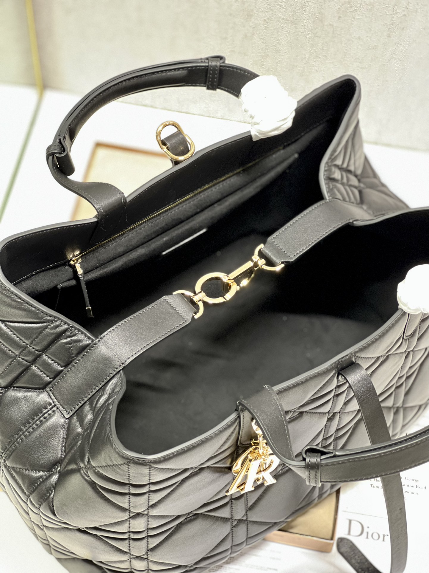 Handbag Dior 1188 size 37  43  22 cm - vstockx