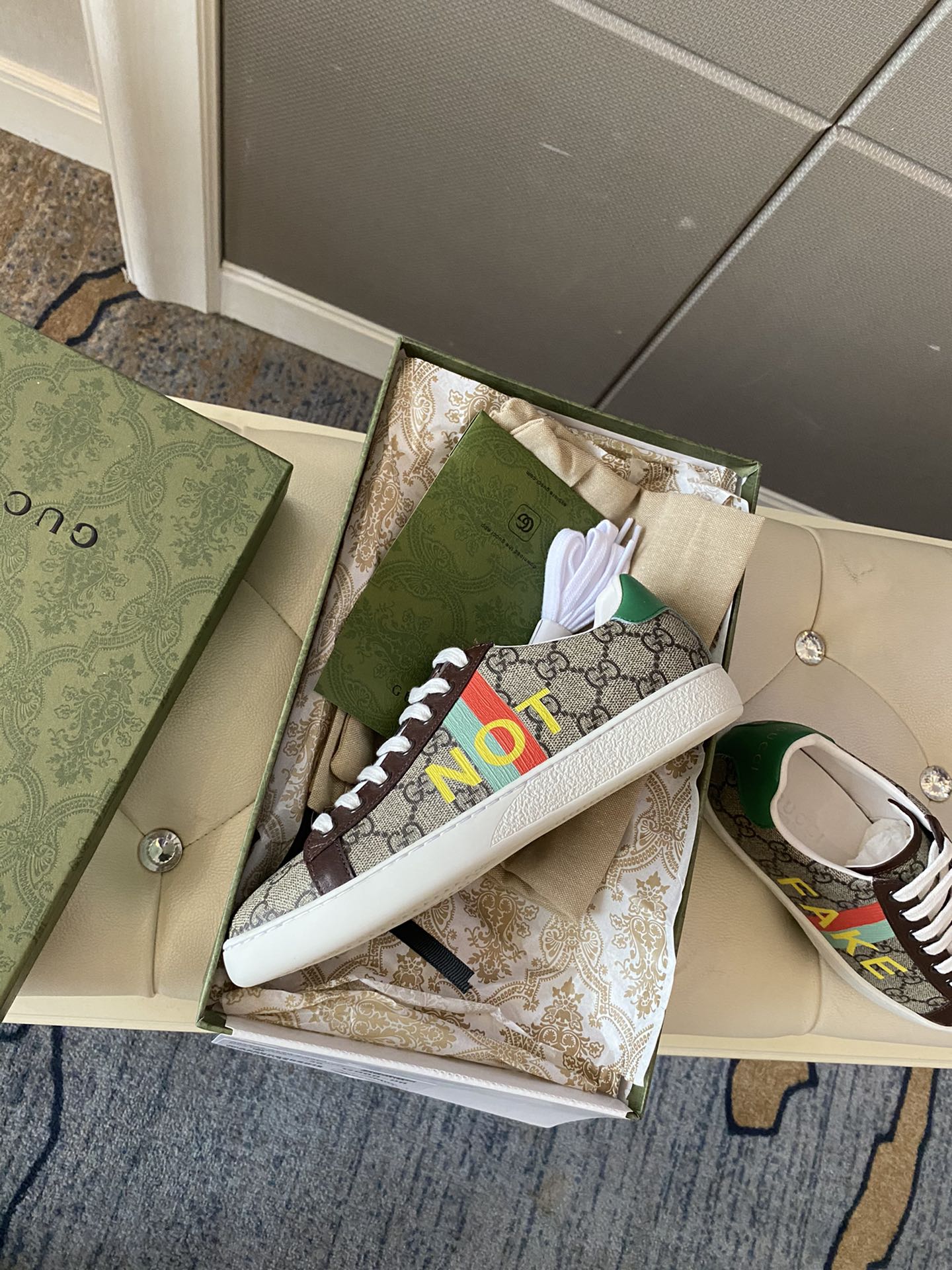 Gucci Women's Ace sneaker with bee sneaker 4 - vstockx