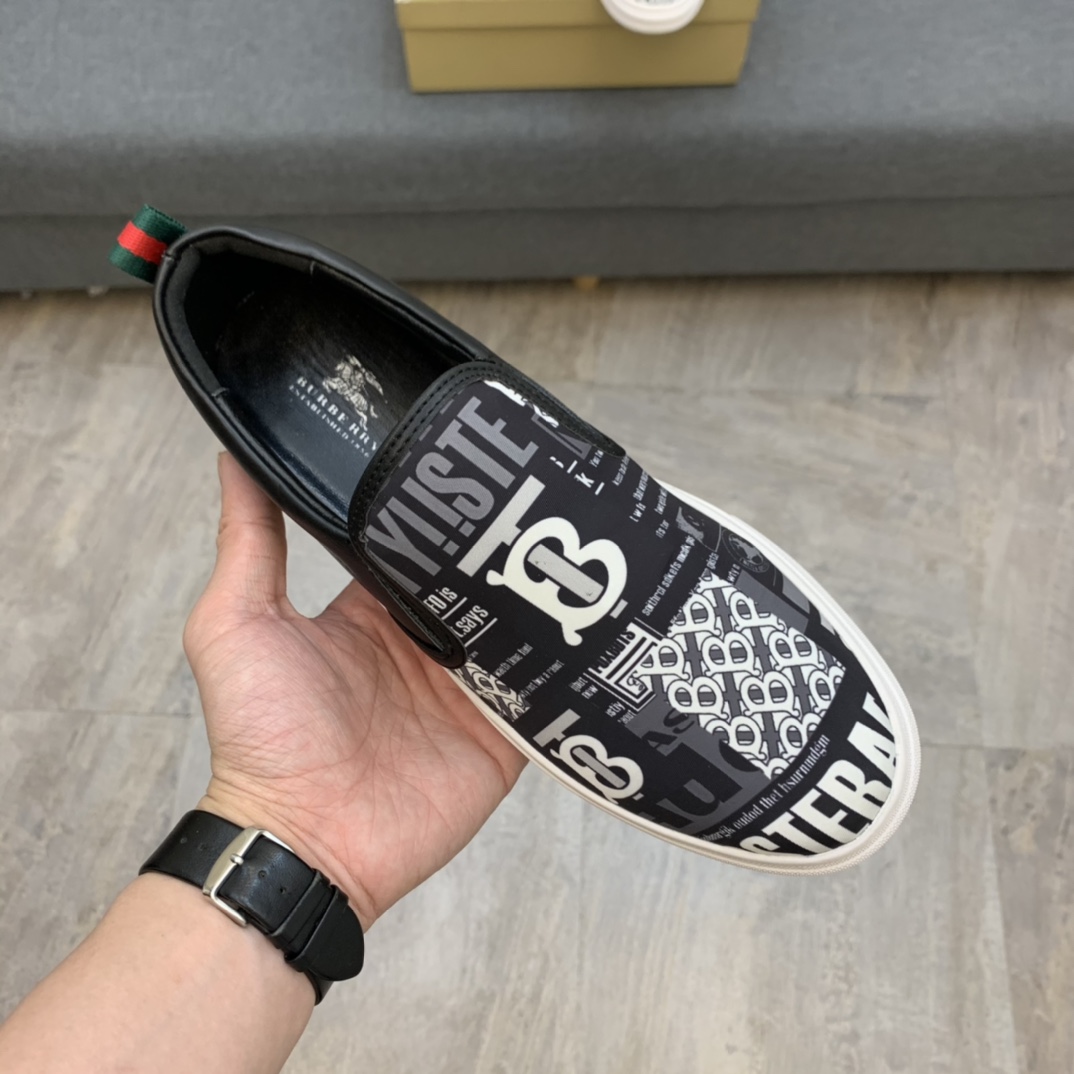 Burberry Perforated Check Sneaker 46 - vstockx
