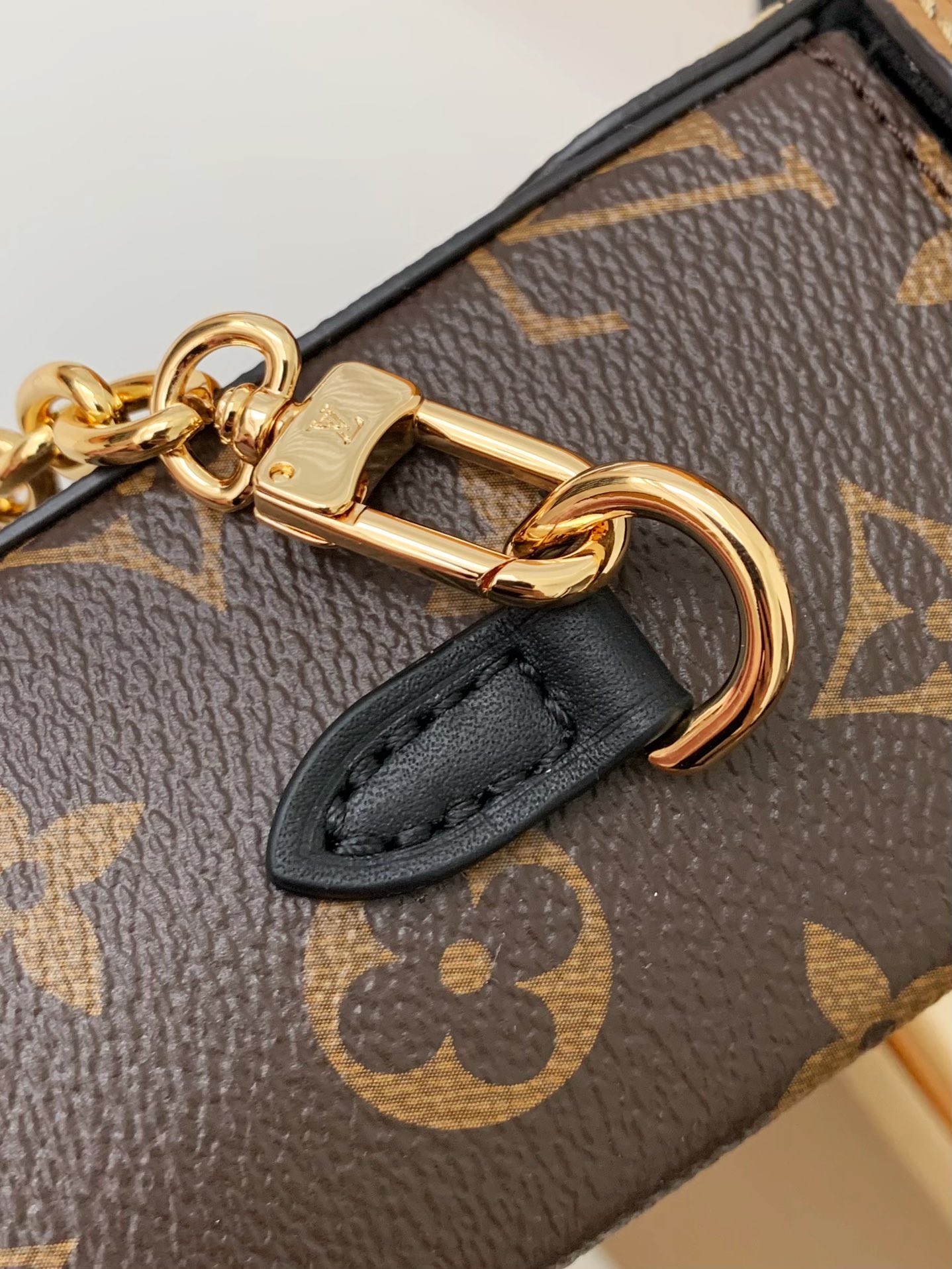 Handbags Louis Vuitton M82465 size:12.5*17.6*6 cm - vstockx