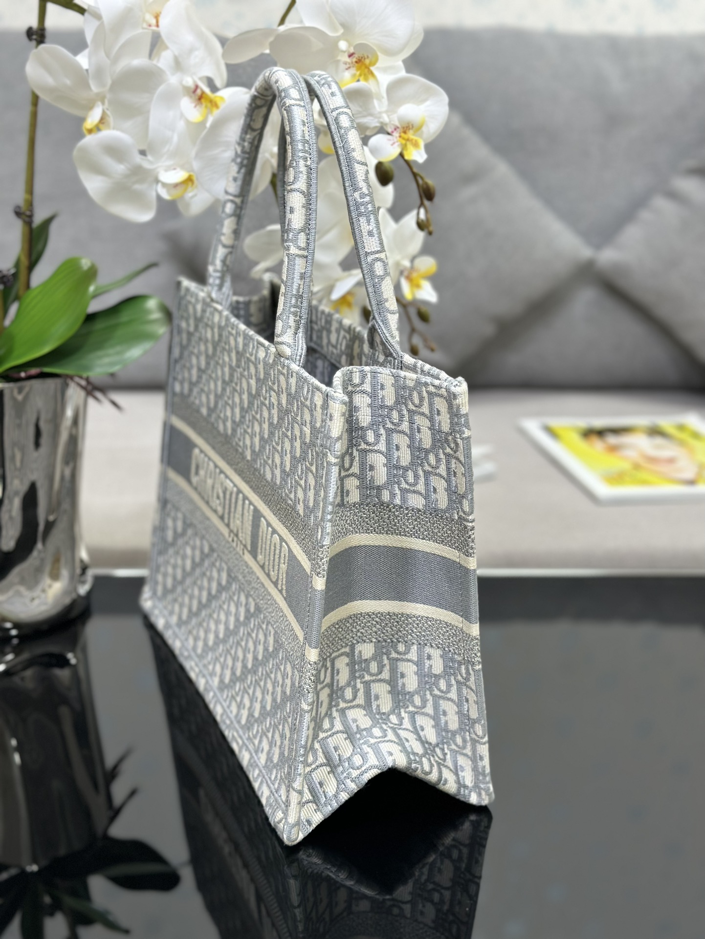 Handbag Dior M1286 size 36 x 27.5 x 16.5 cm - vstockx