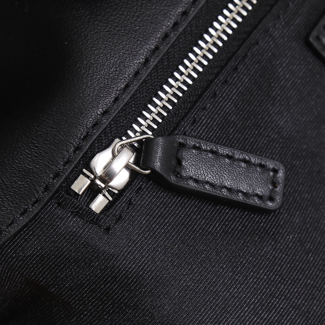 Handbags SAINT LAURENT 620333 size 23  15.5  8.5 cm - vstockx