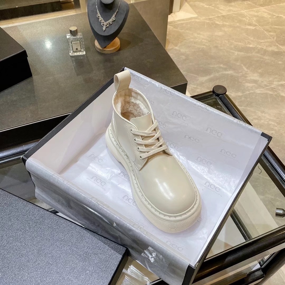 Bottega Veneta Boots 15 - vstockx