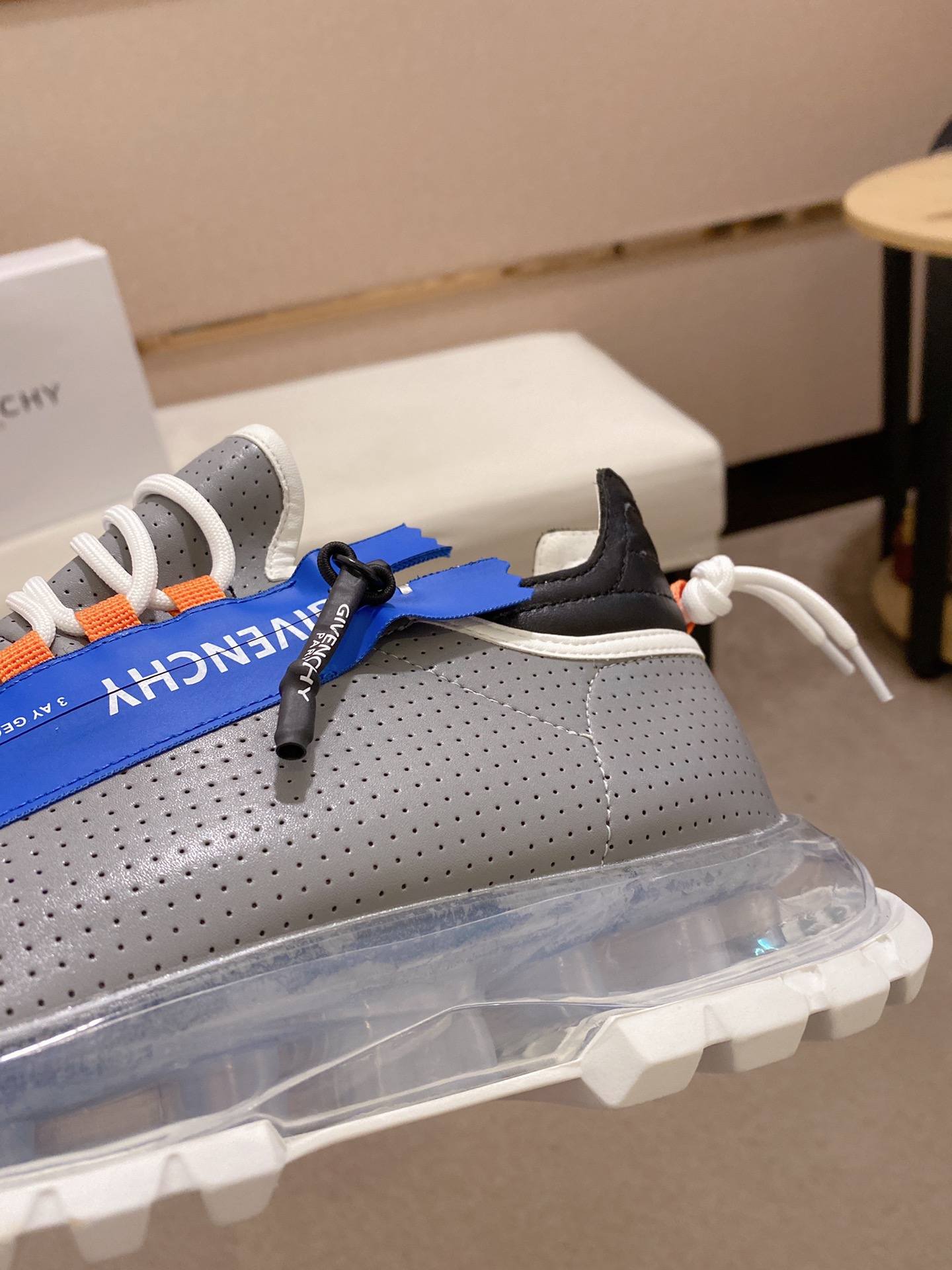 Givenchy Spectre Zip Sneakers 5 - vstockx