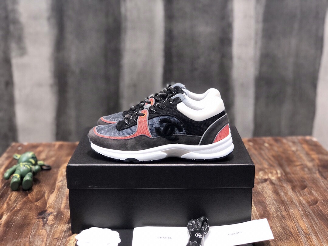 Chanel Fabric & Suede Calfskin Low Top Sneaker 4 - vstockx