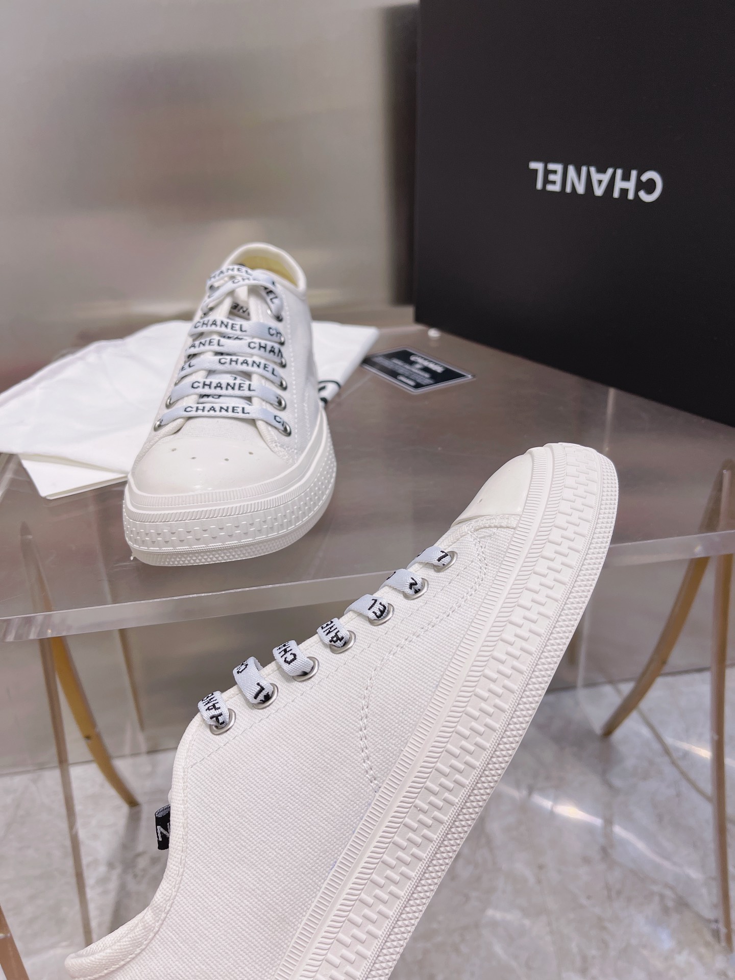 Chanel Flat canvas Sneaker 8 - vstockx