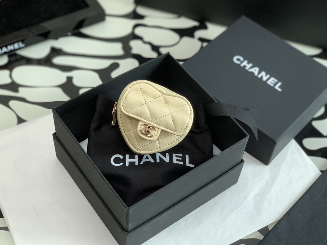 Handbag Chanel size 8*8.5*5.5* cm - vstockx