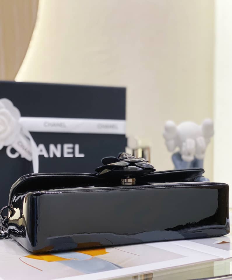 Handbag Chanel size 22 - vstockx