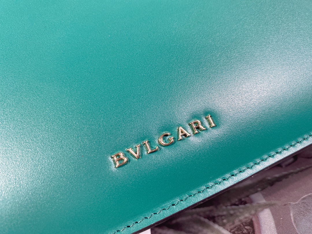 Handbags Bvlgari 292104950 size:22*15*4.5 cm - vstockx
