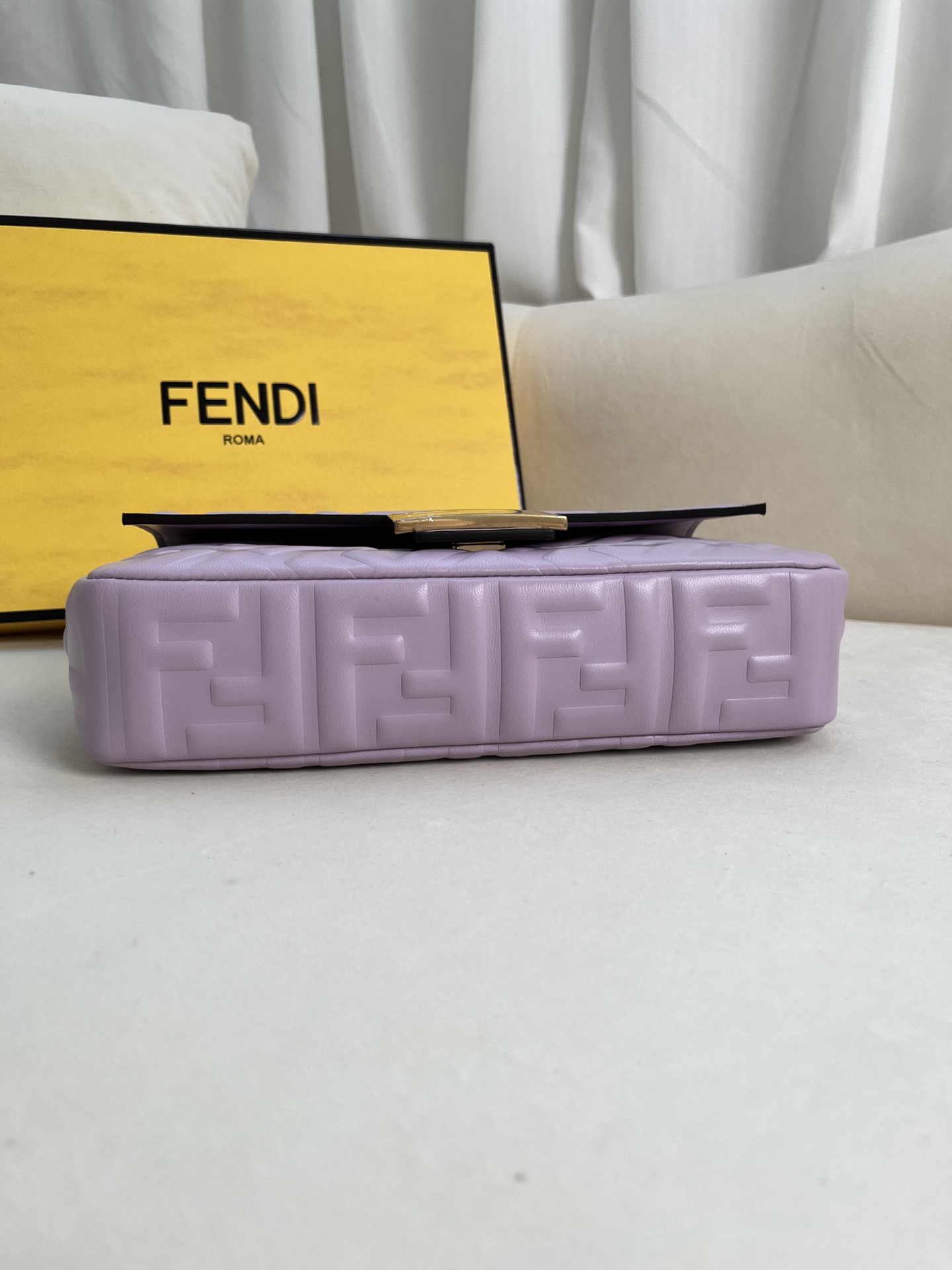 handbags FENDI 211 size:27*15*6cm - vstockx