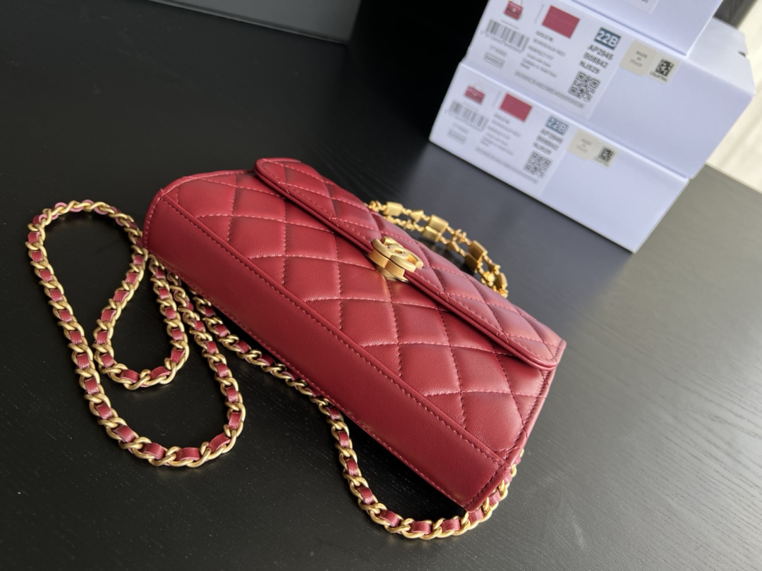 Handbag Chanel AP2946 size 10cmx18cm4.5 cm - vstockx