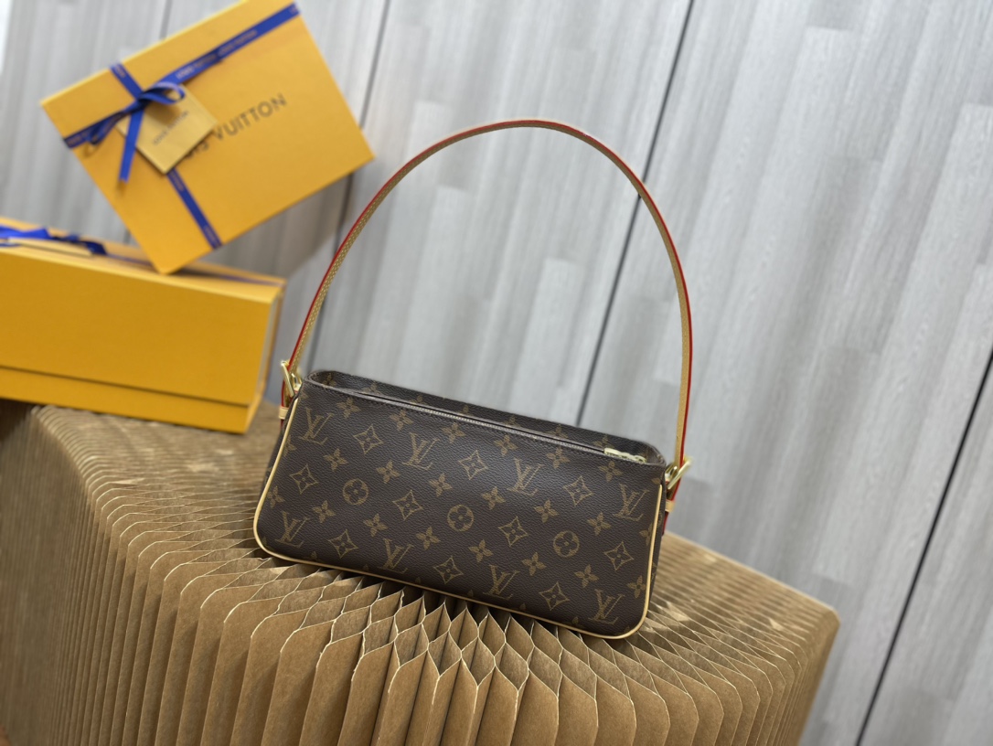 Handbag Louis Vuitton M51164 size 30x11x13 cm - vstockx