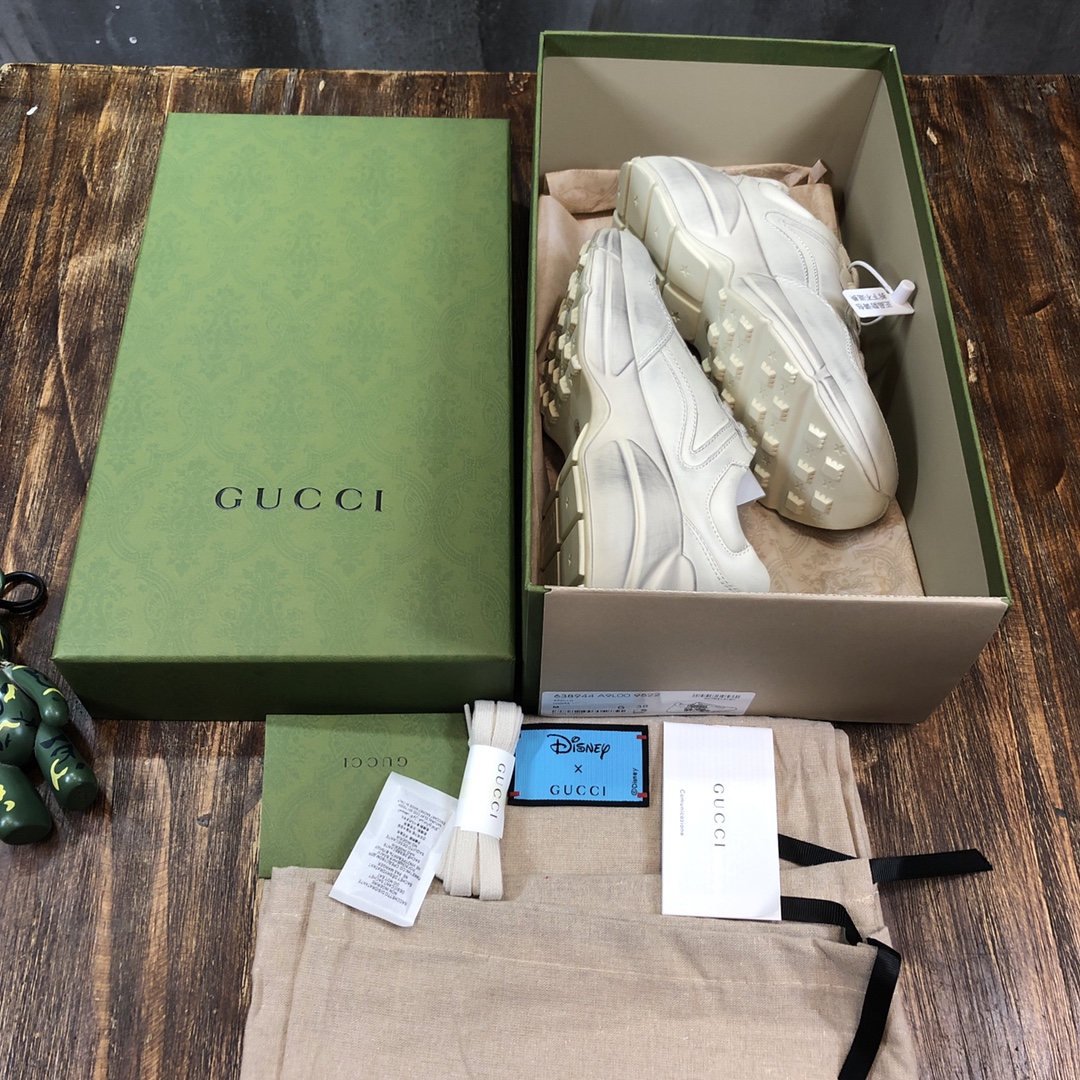 Gucci Rhyton sneaker 34 - vstockx