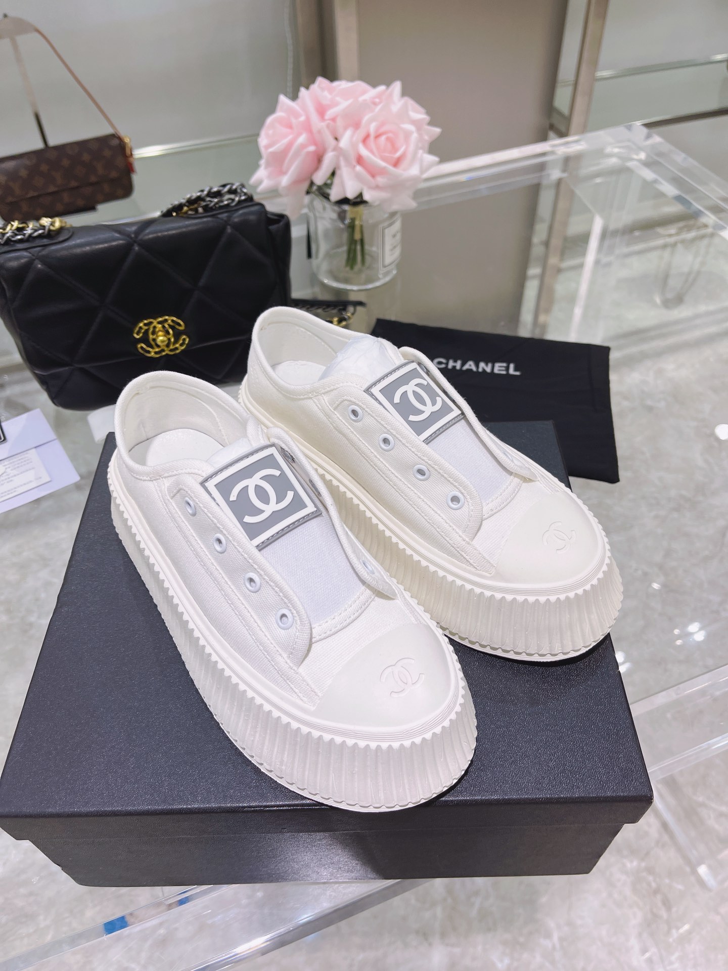 Chanel Platform Sneaker 19 - vstockx