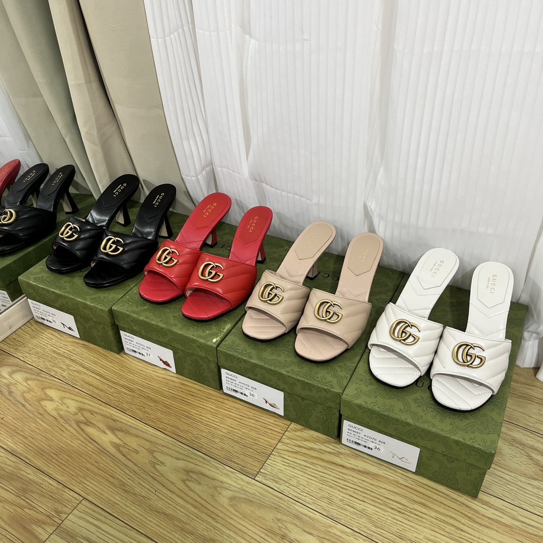 Gucci Women's Double G slide sandal WOMEN 7 - vstockx