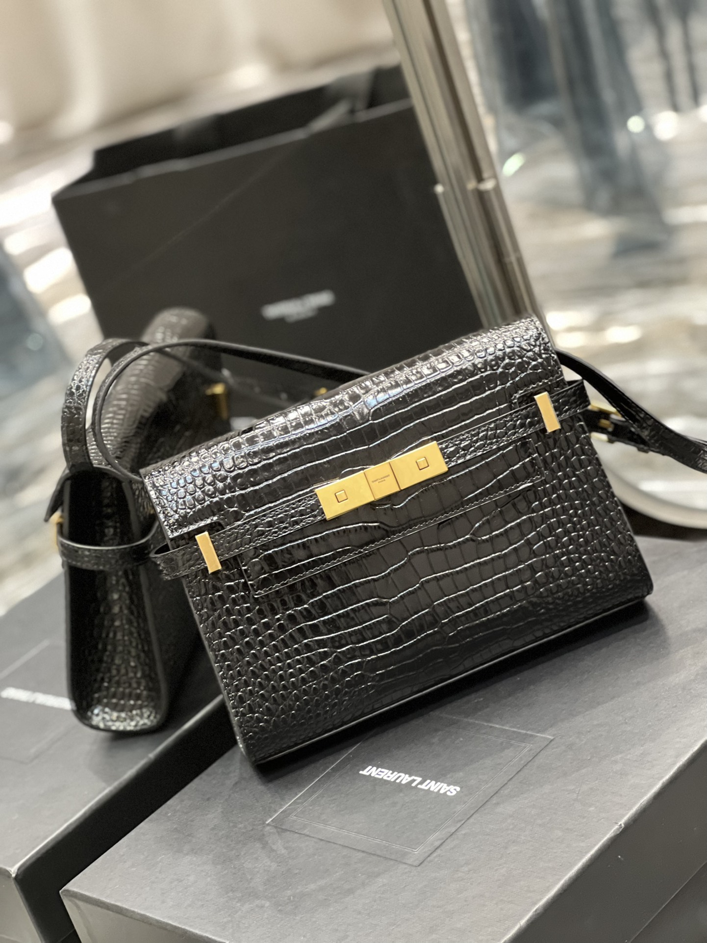 Handbags SAINT LAURENT 675626 size 24x17.5x6 cm - vstockx