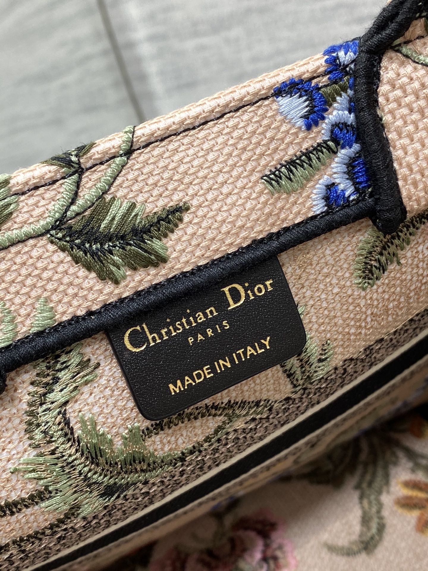 Handbag Dior size 26*8*22 cm - vstockx