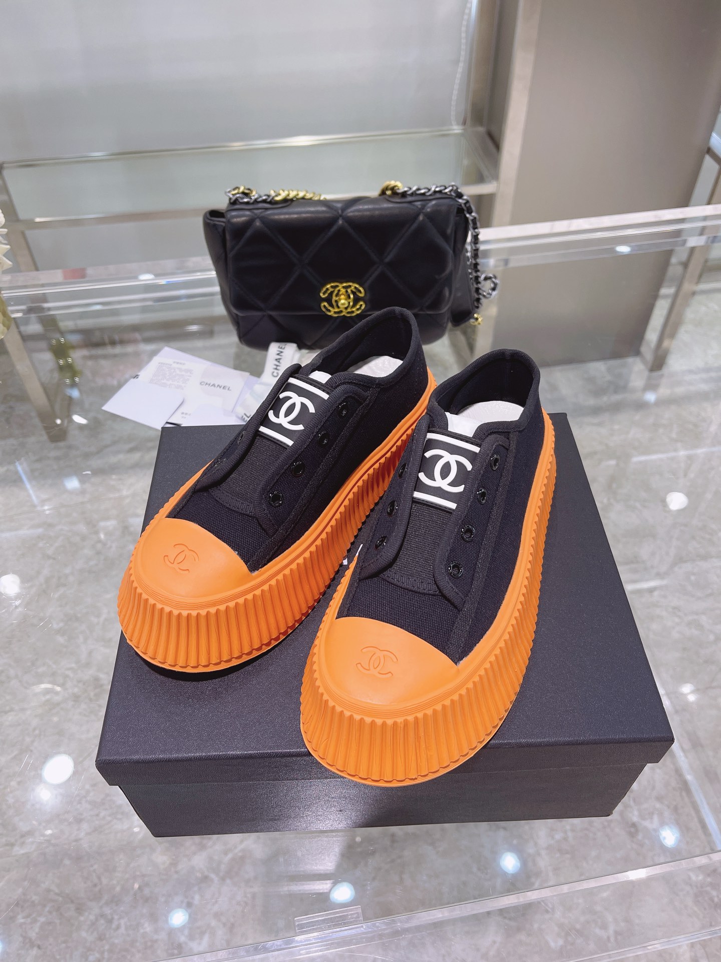 Chanel Platform Sneaker 15 - vstockx