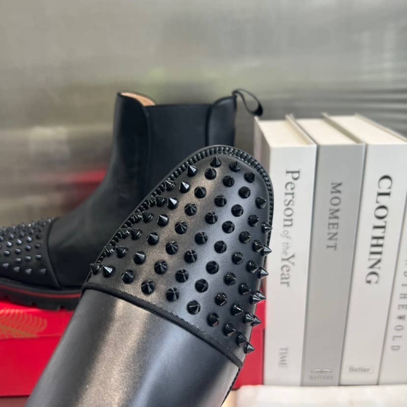 CHRISTIAN LOUBOUTIN Men's Black Leather Ankle Boots - vstockx