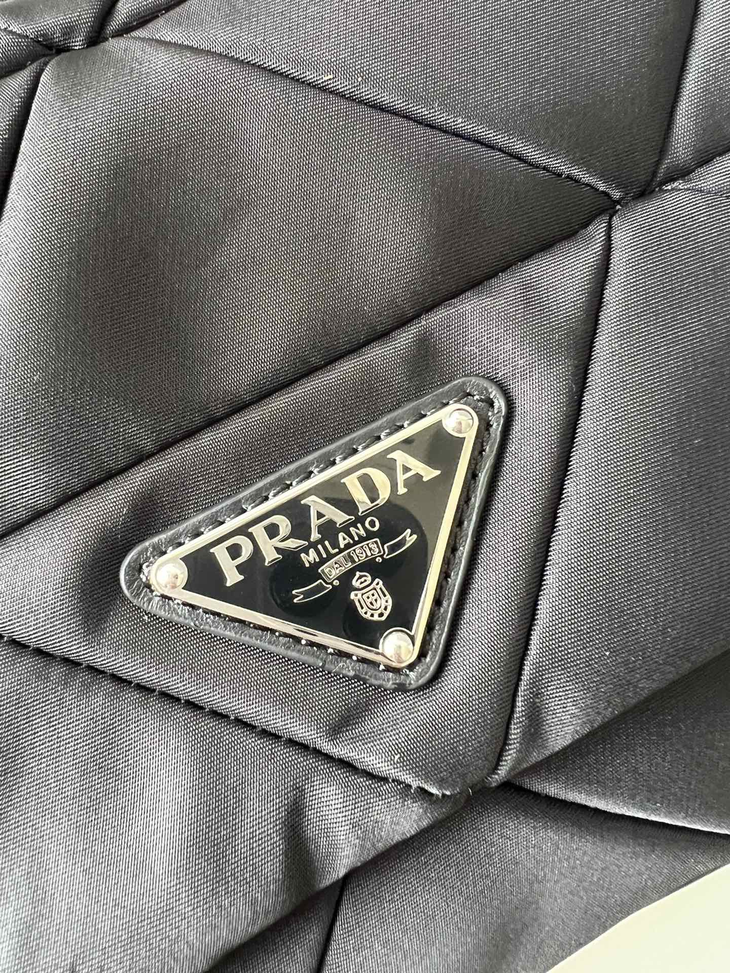 handbags prada 1BD292 21*16*7 - vstockx