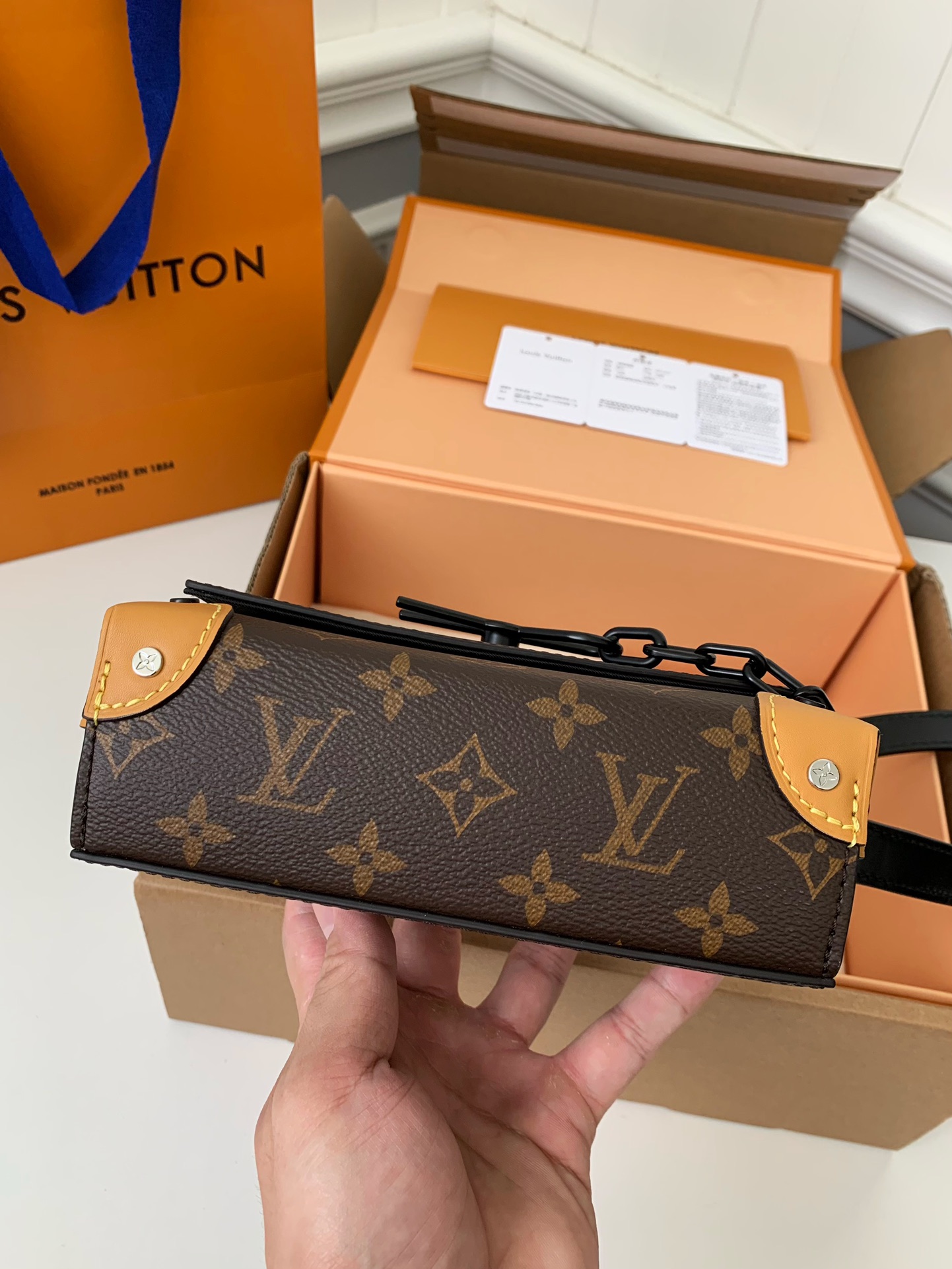 Handbags Louis Vuitton M82534 size:18*1*6.5 cm - vstockx