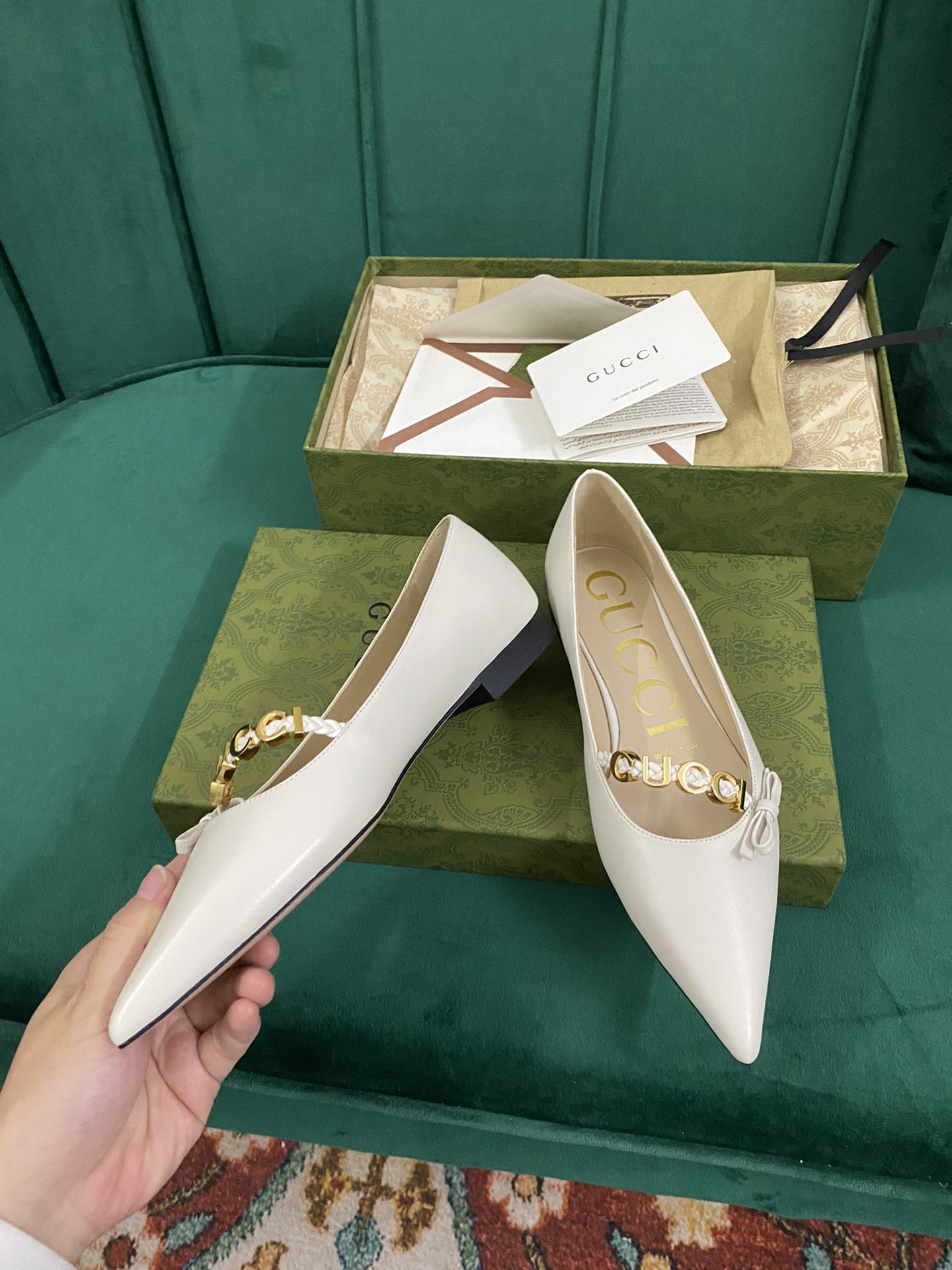 Gucci Women's pump with 'GUCCI' Women 10 - vstockx