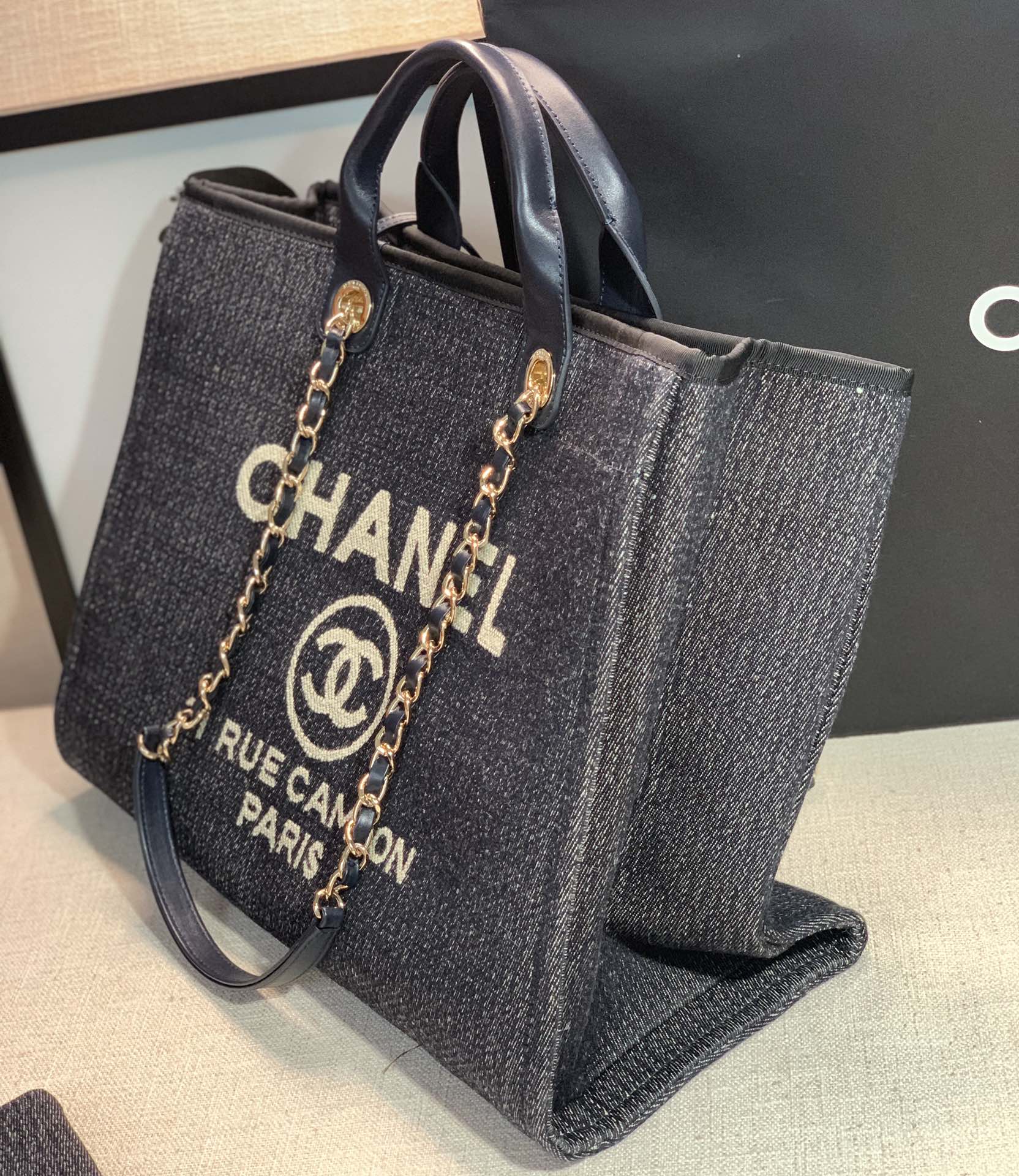 Handbag Chanel size 38 cm - vstockx