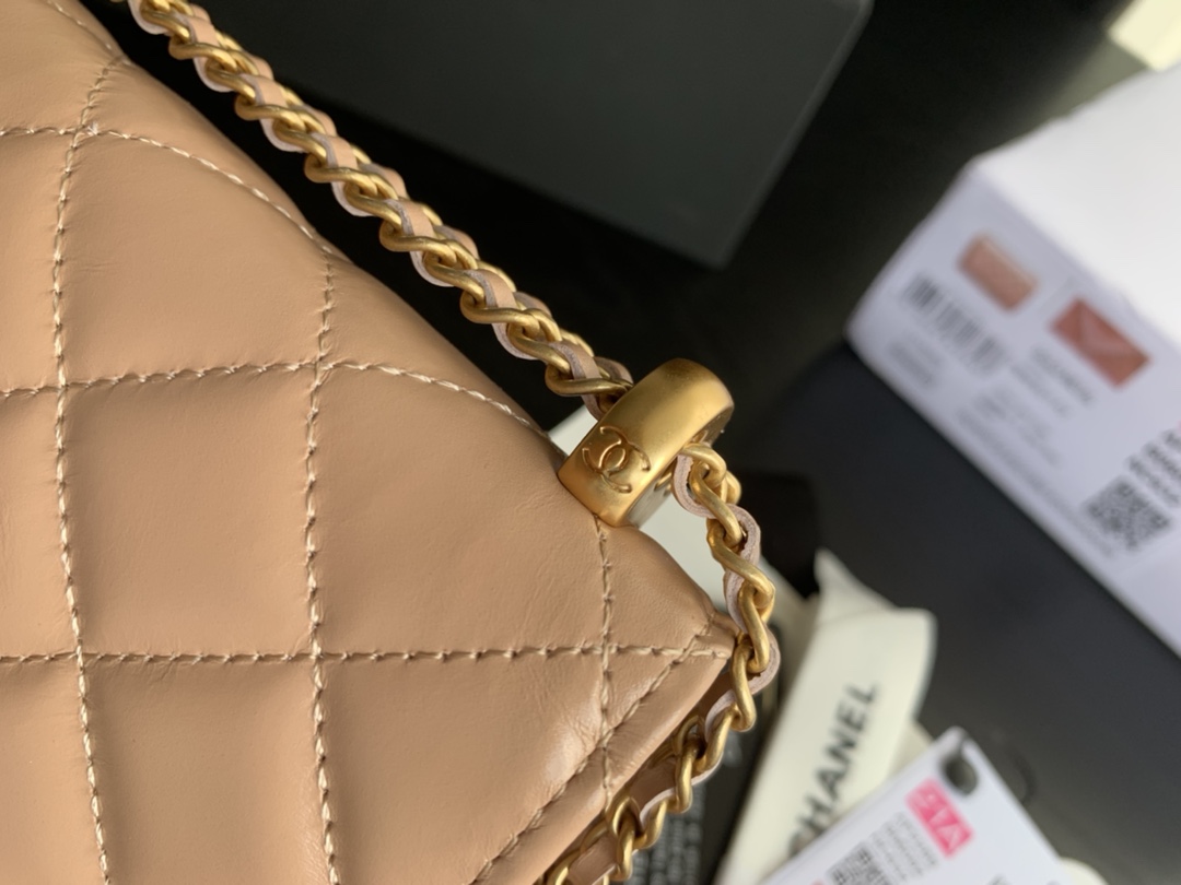 Handbag Chanel 2289 size 19 cm - vstockx